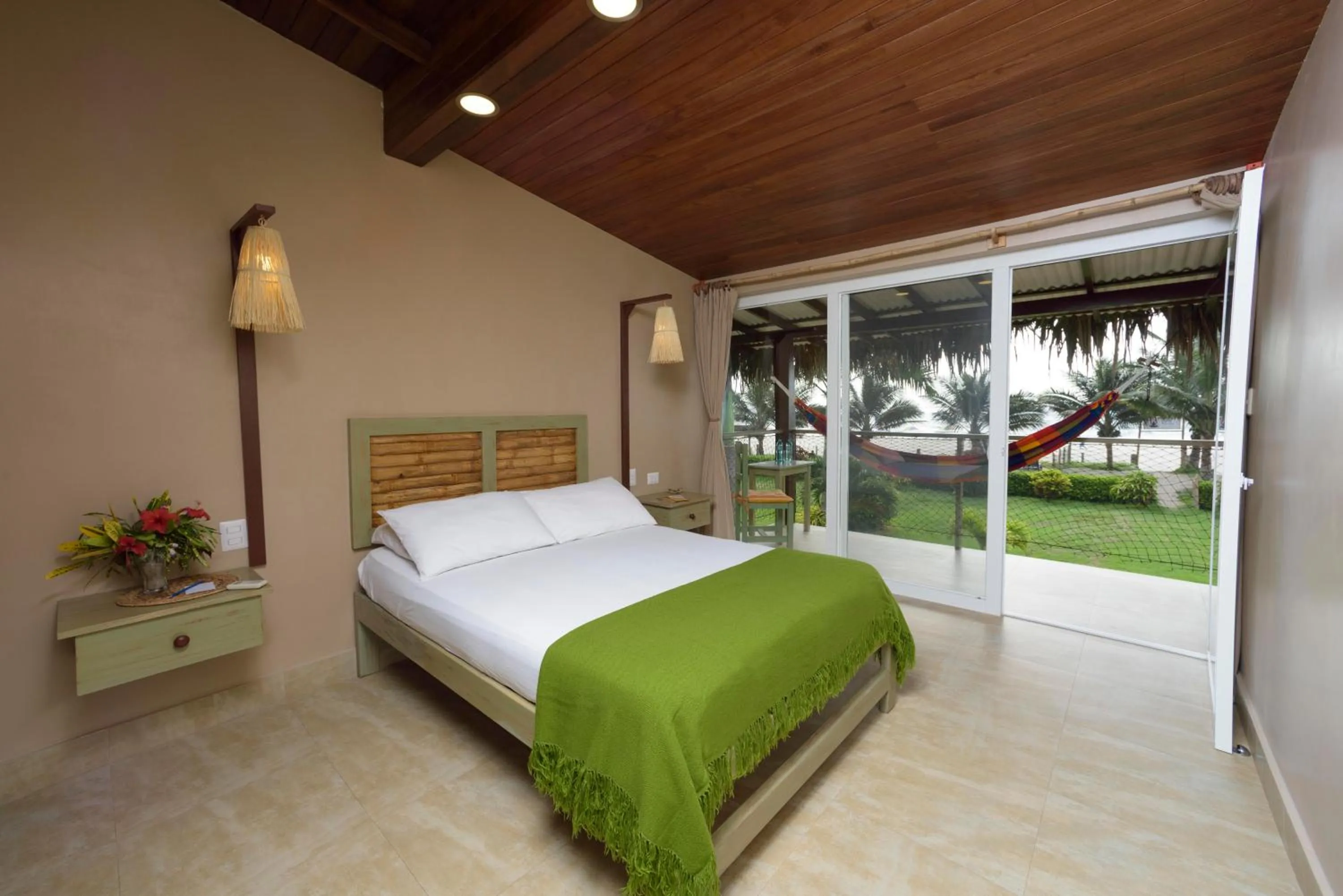 Balcony/Terrace, Bed in Hotel Kundalini