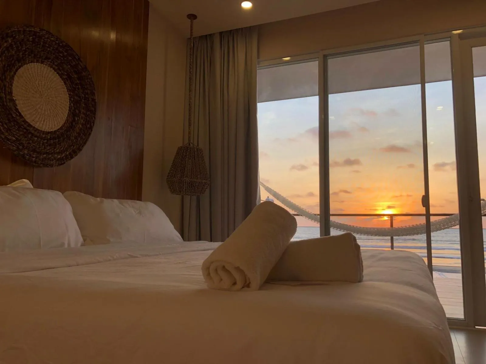 Sunrise, Bed in Hotel Kundalini