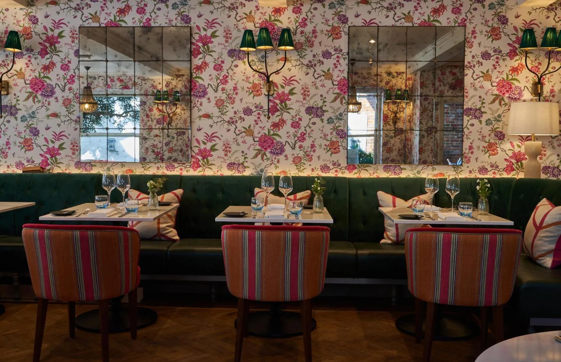 Restaurant/places to eat in Stanwell House