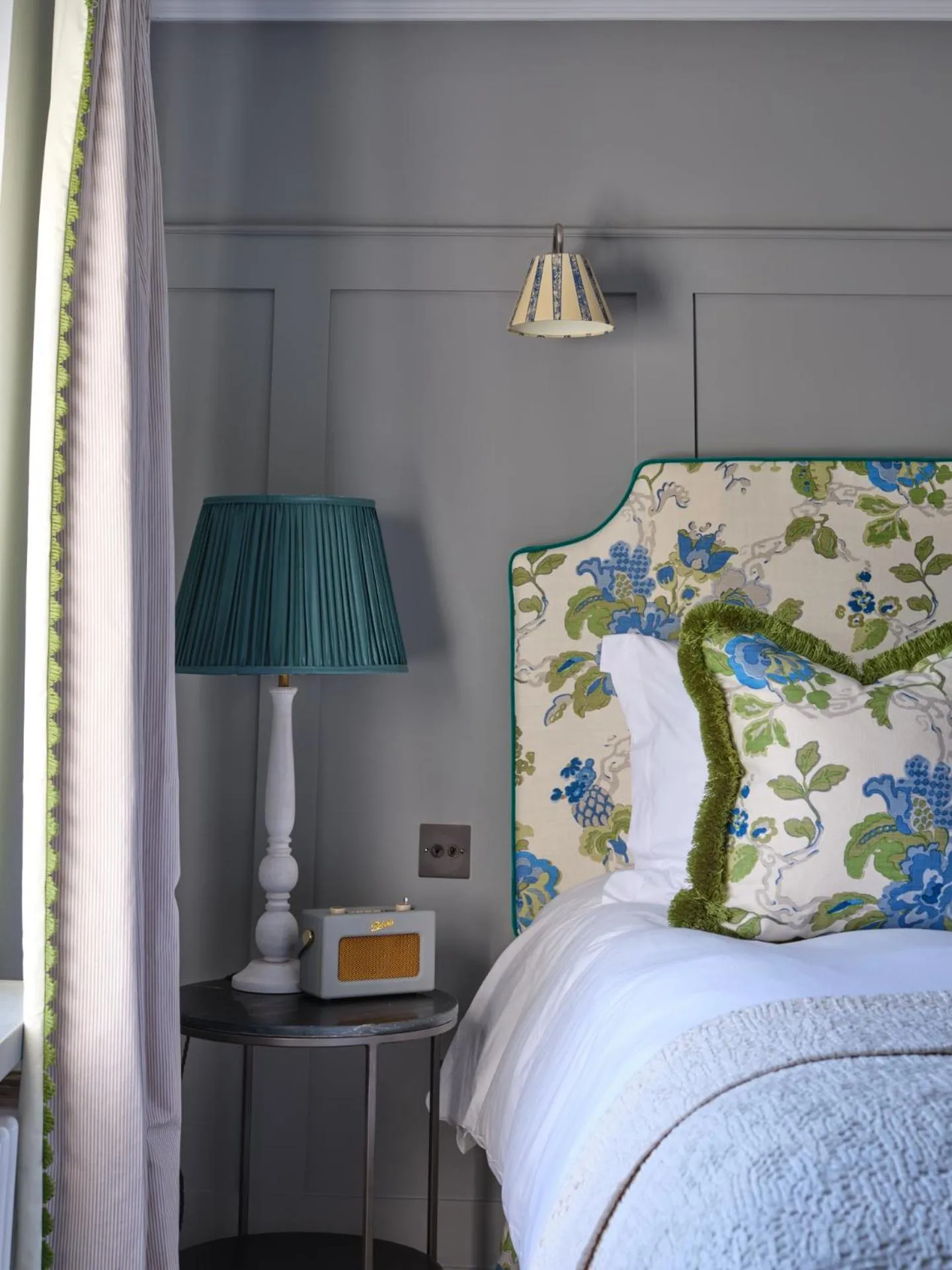 Bedroom, Bed in Stanwell House