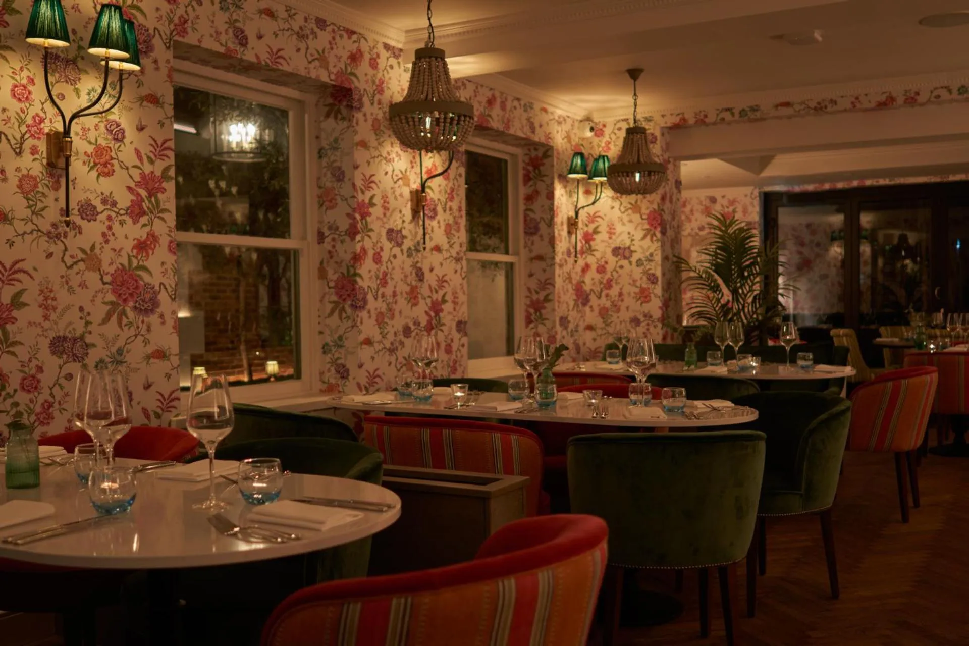 Restaurant/places to eat in Stanwell House