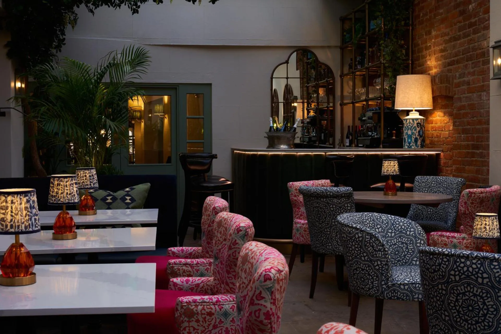 Restaurant/places to eat in Stanwell House