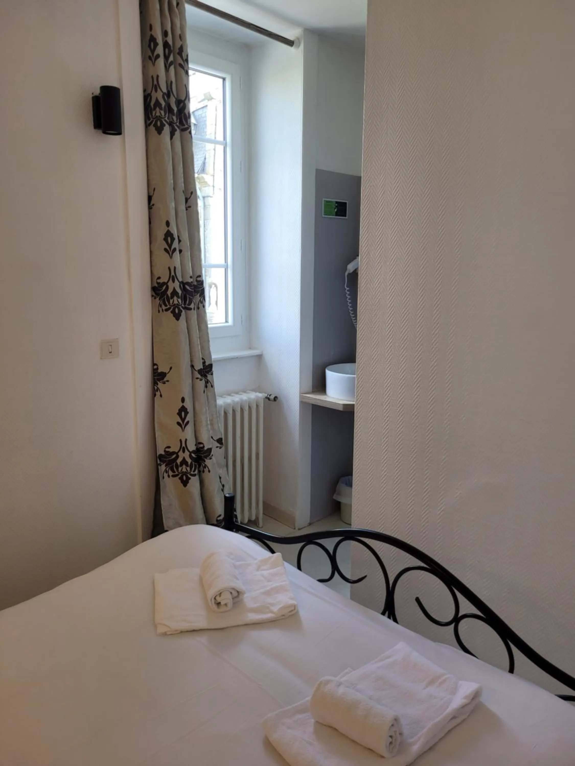 Bed in Hotel Duchesse Anne