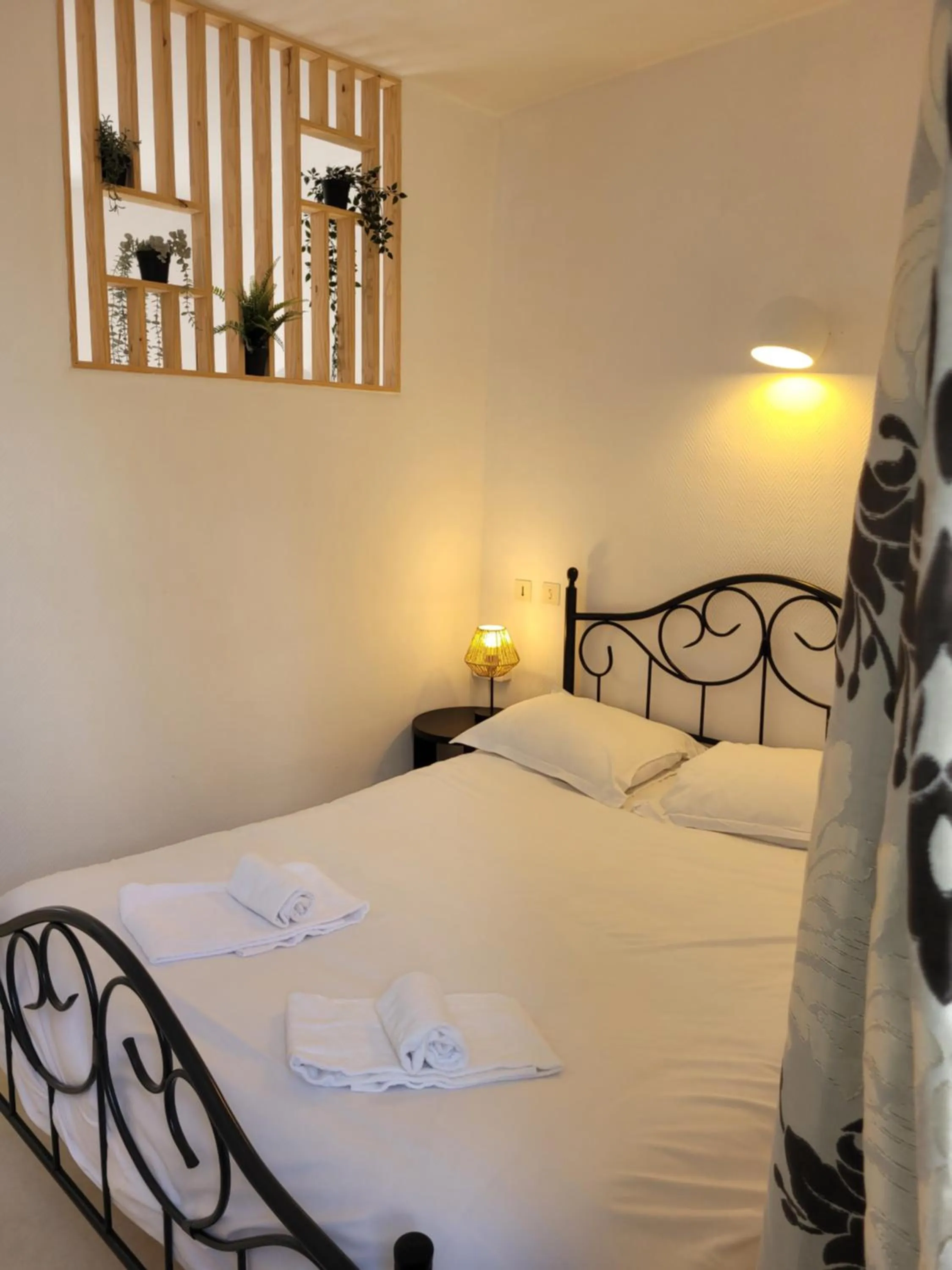 Bed in Hotel Duchesse Anne