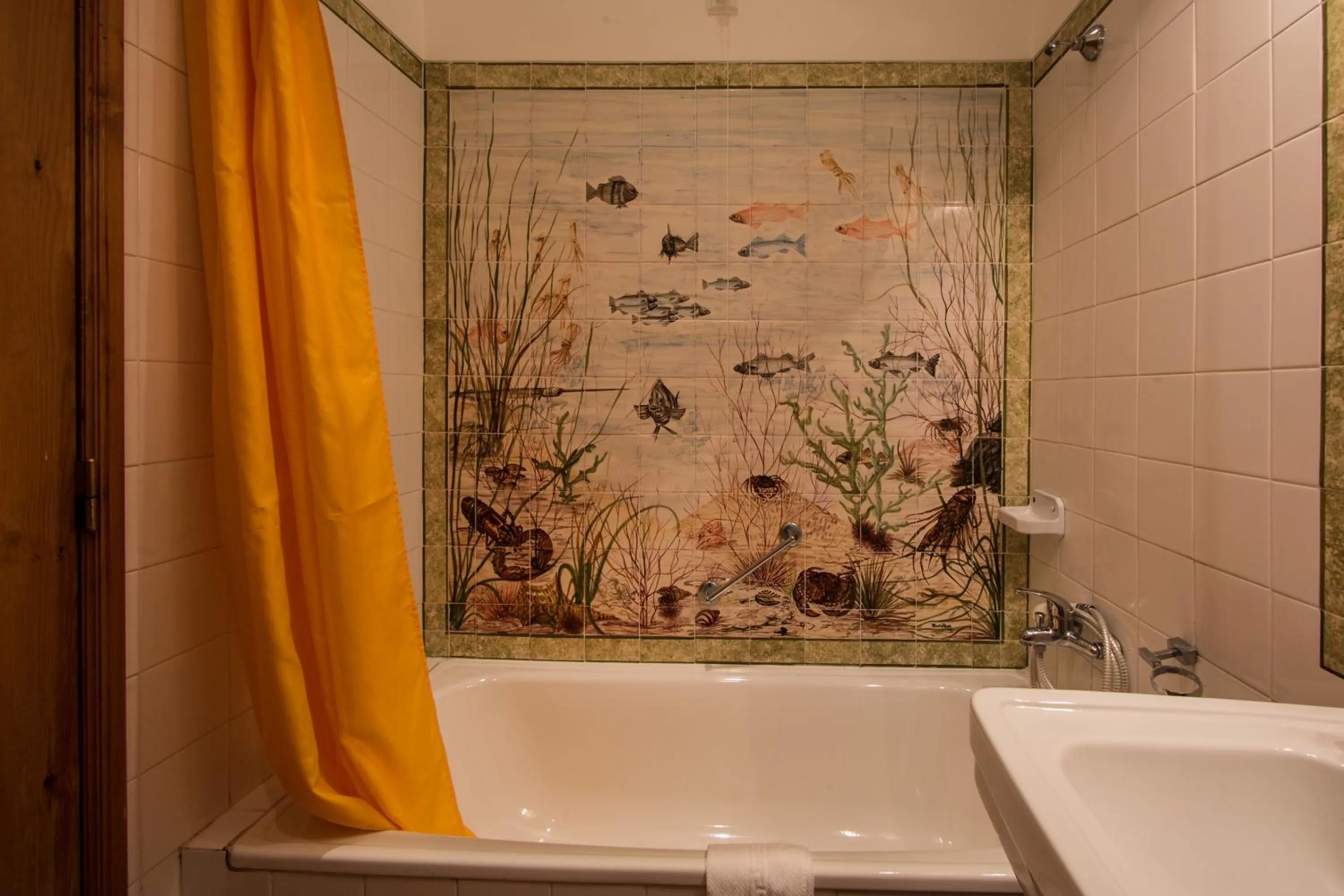 Bathroom in Hotel Sintra Jardim