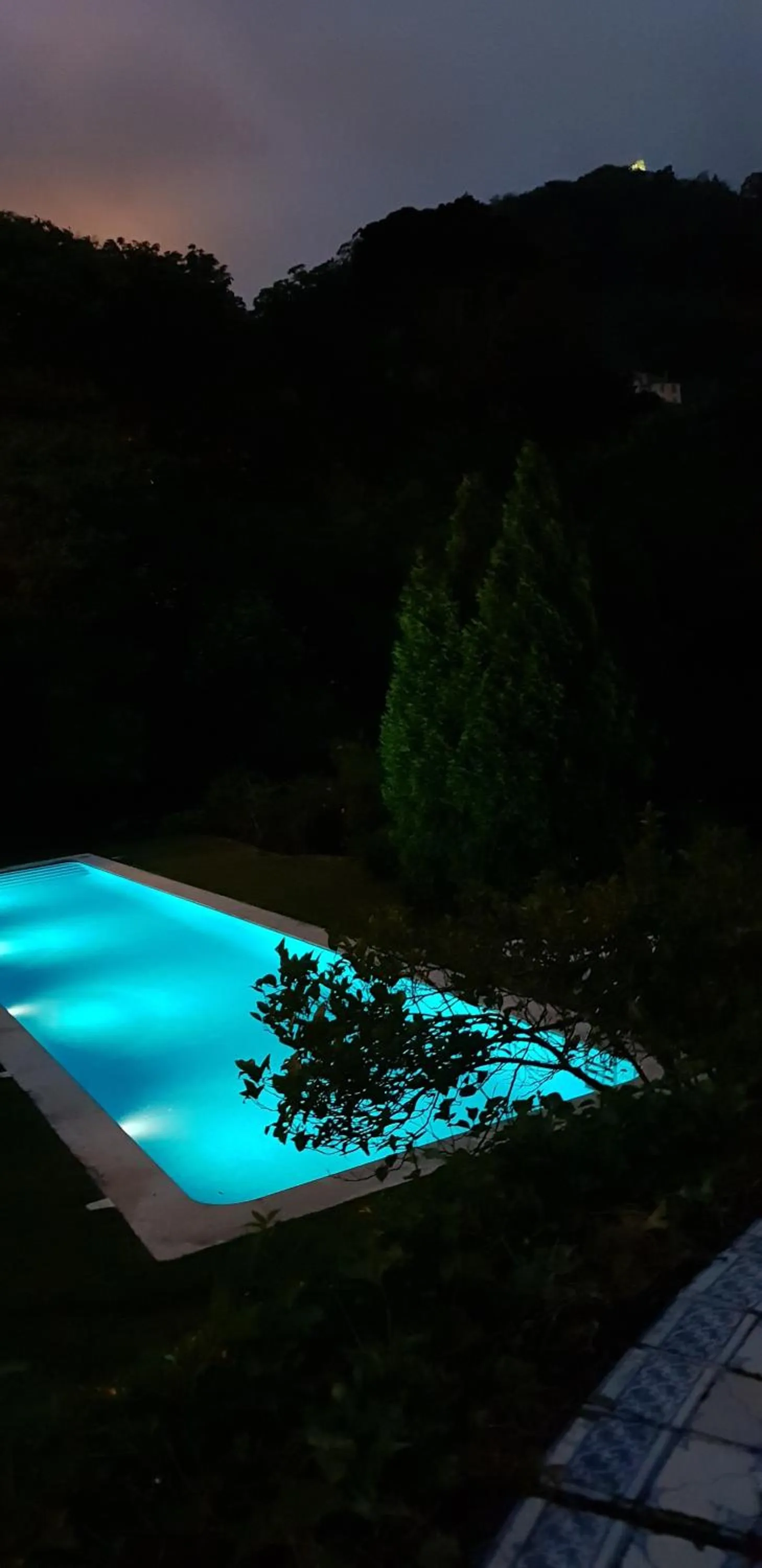 Swimming pool in Hotel Sintra Jardim