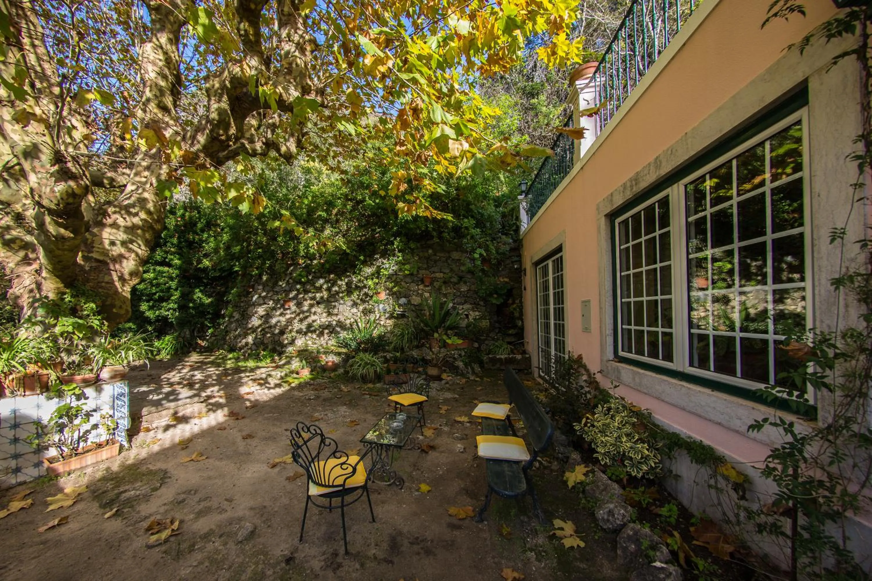 Facade/entrance in Hotel Sintra Jardim