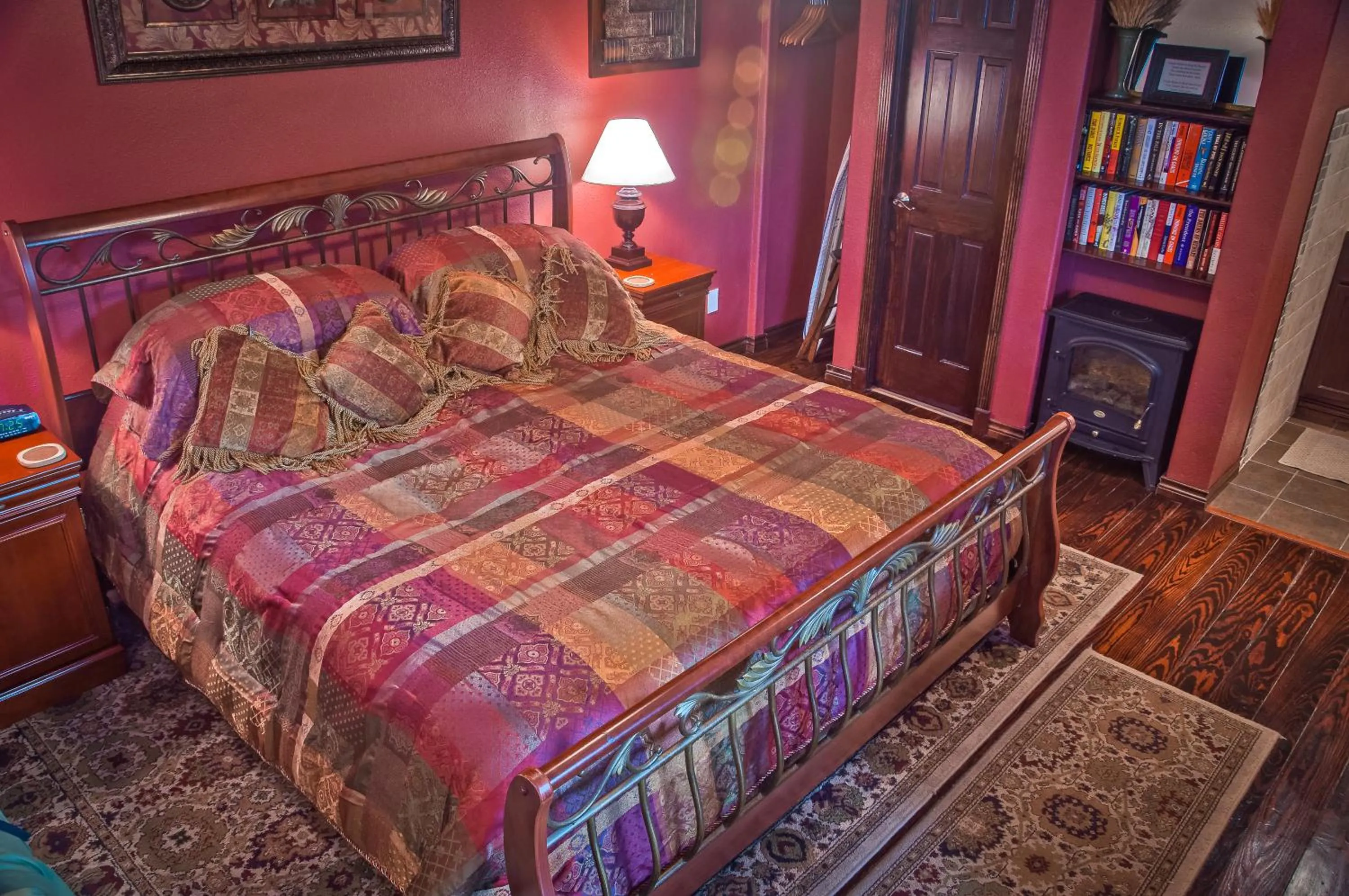 Holiday Lodge on Canyon Lake