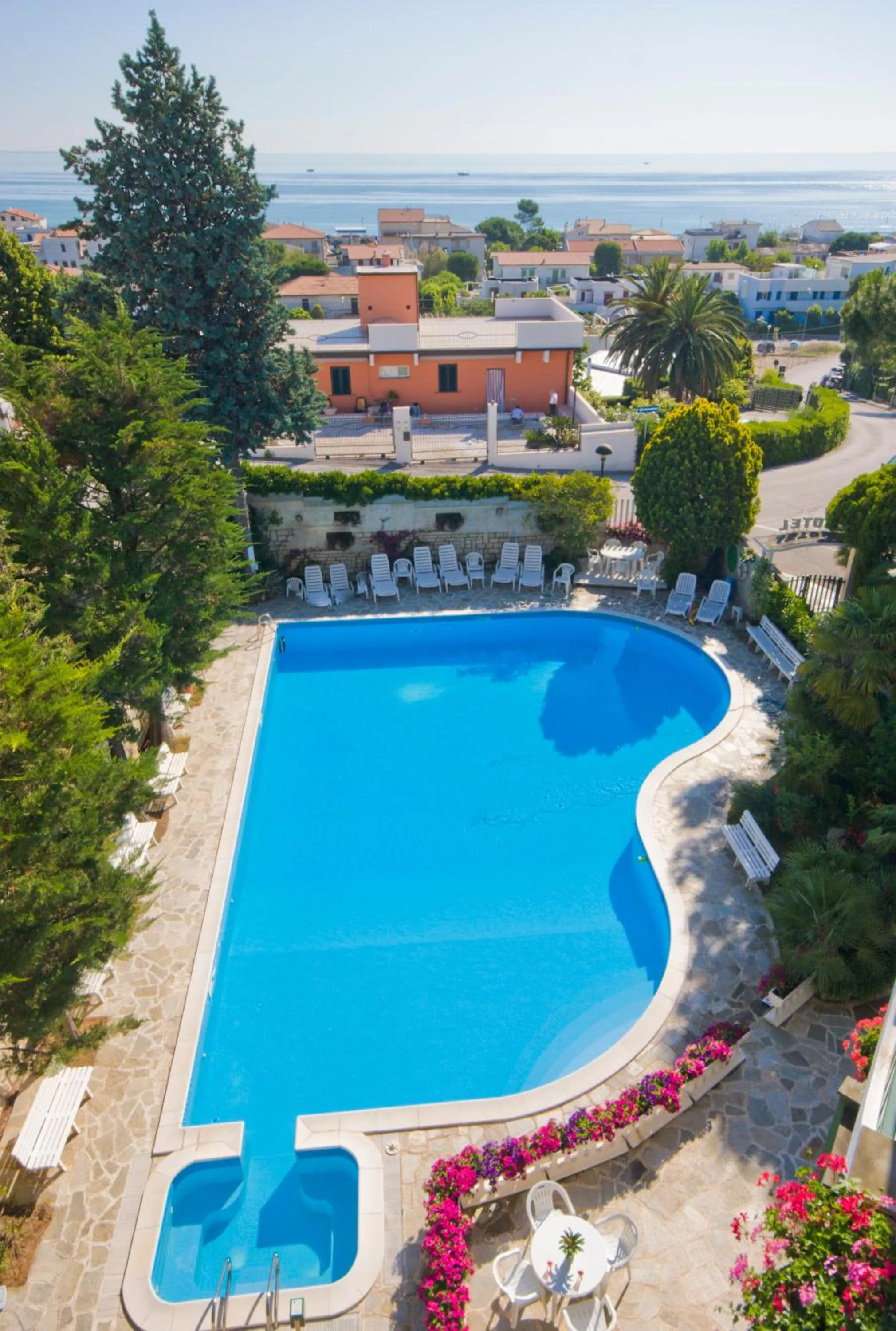 Swimming pool in Hotel K2