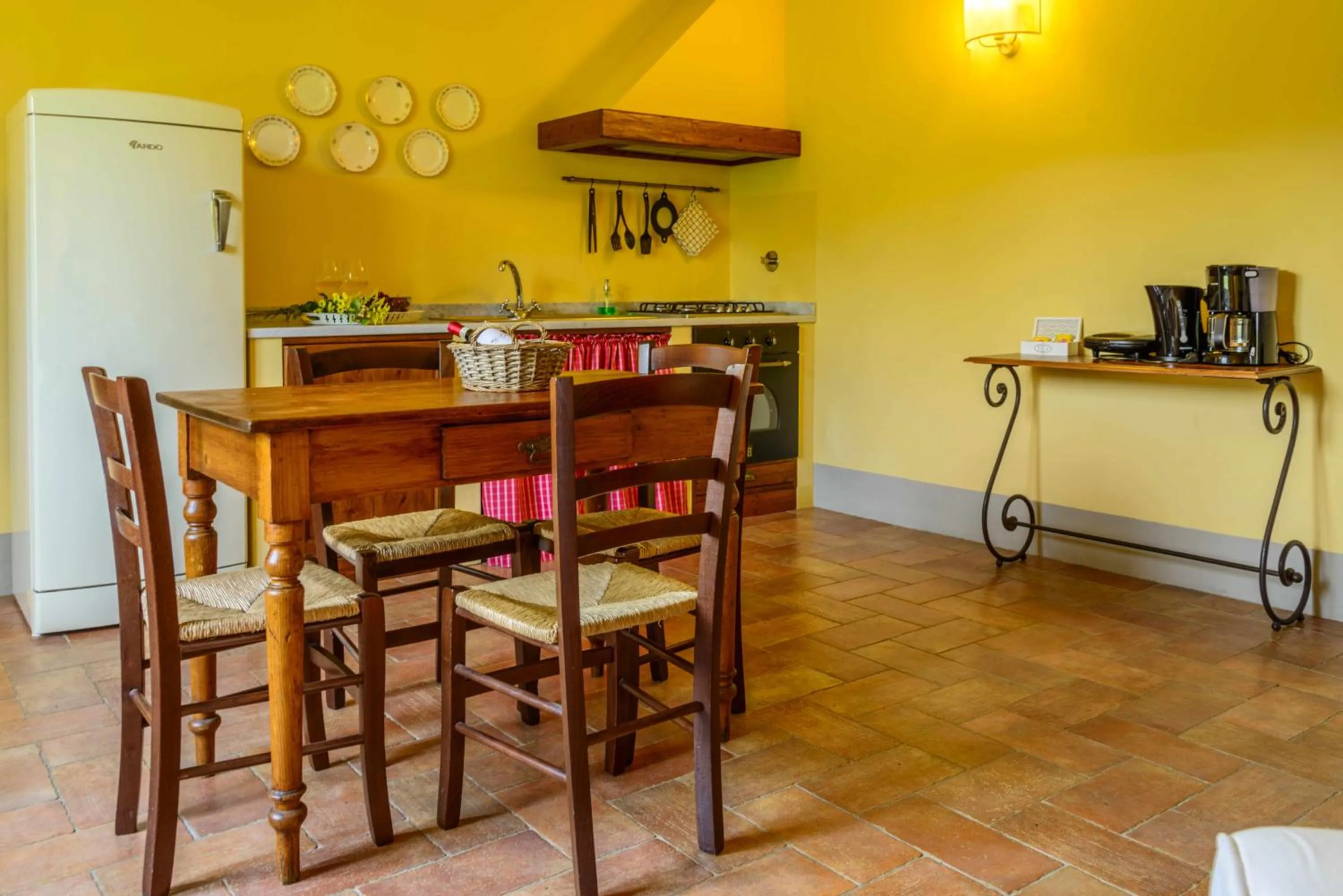 Kitchen or kitchenette in Podere Vigliano