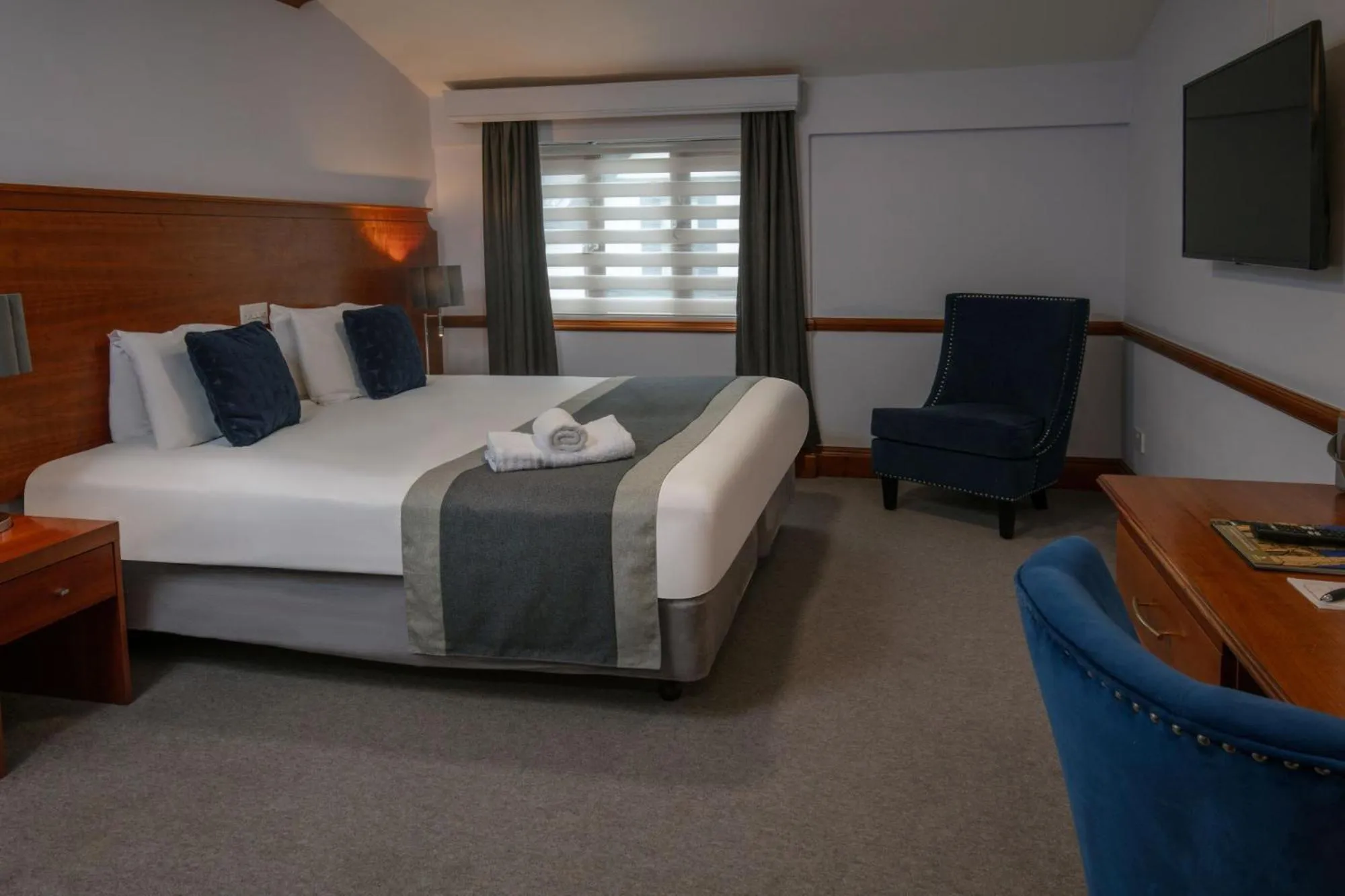 Bedroom, Bed in Best Western Gables Hotel