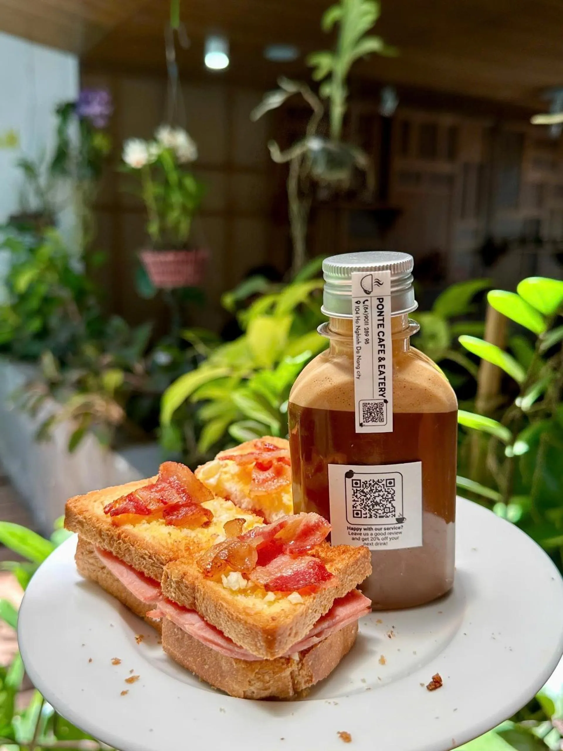 Food and drinks in Ponte Boutique Da Nang