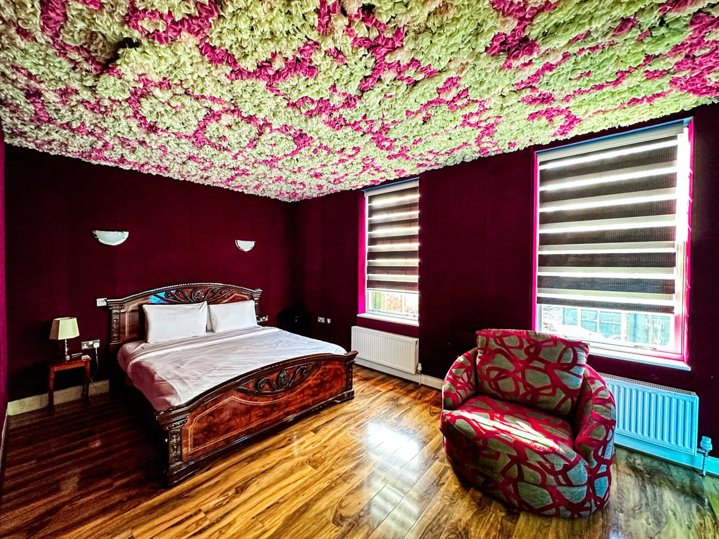 Bed in Baylis Park Hotel