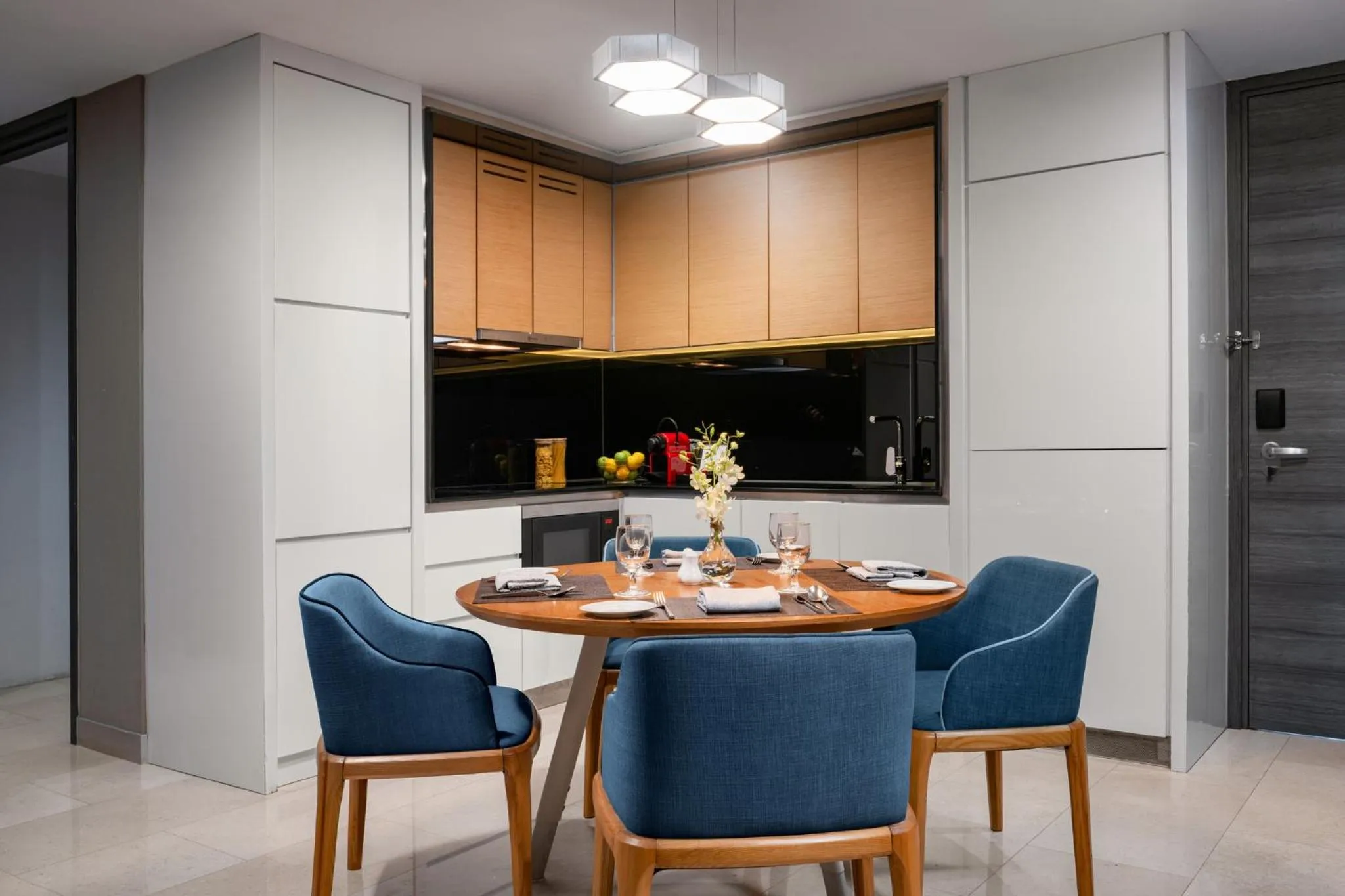 Coffee/tea facilities in Fraser Place Puteri Harbour