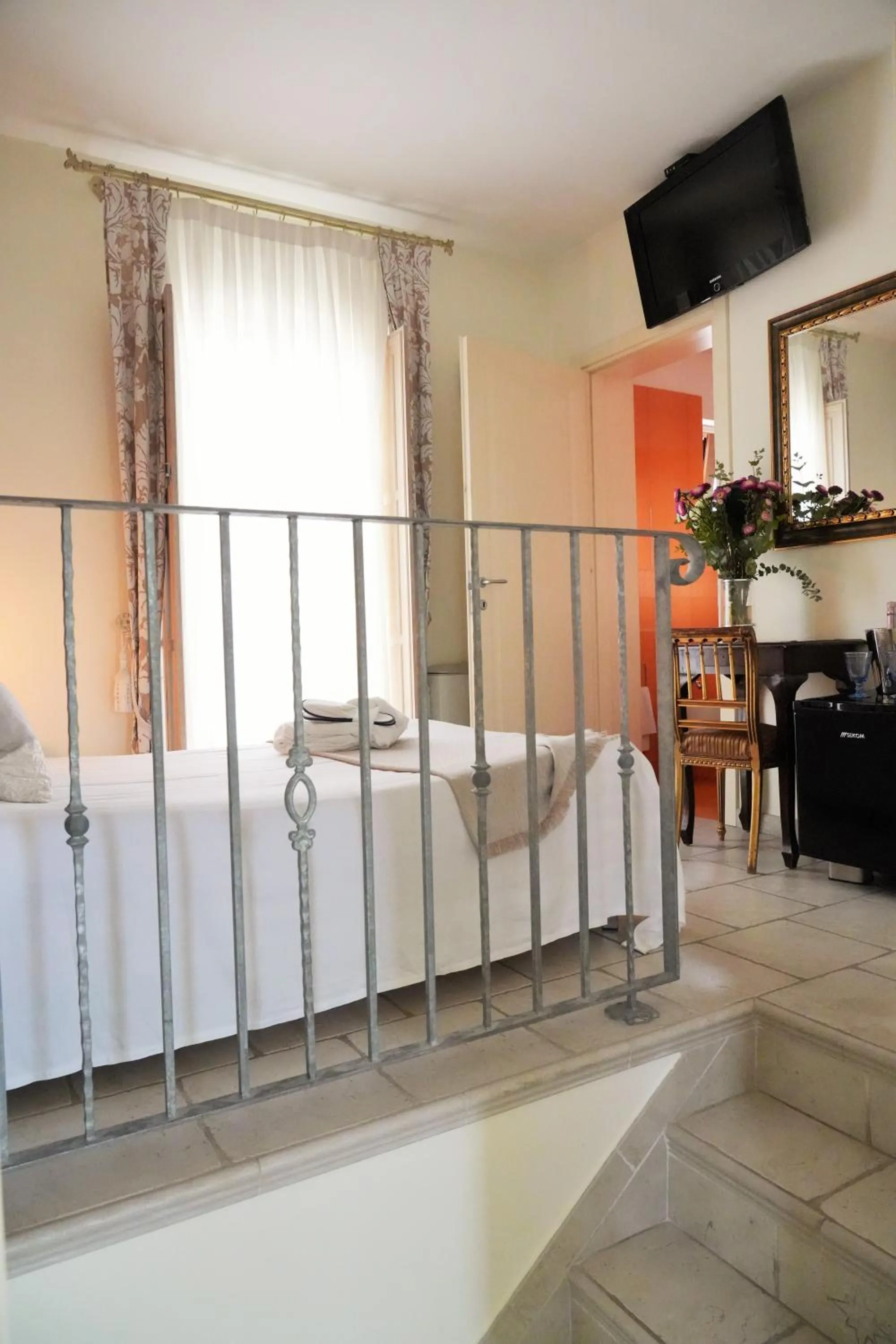 Bed in Bed & Breakfast Al Borgo