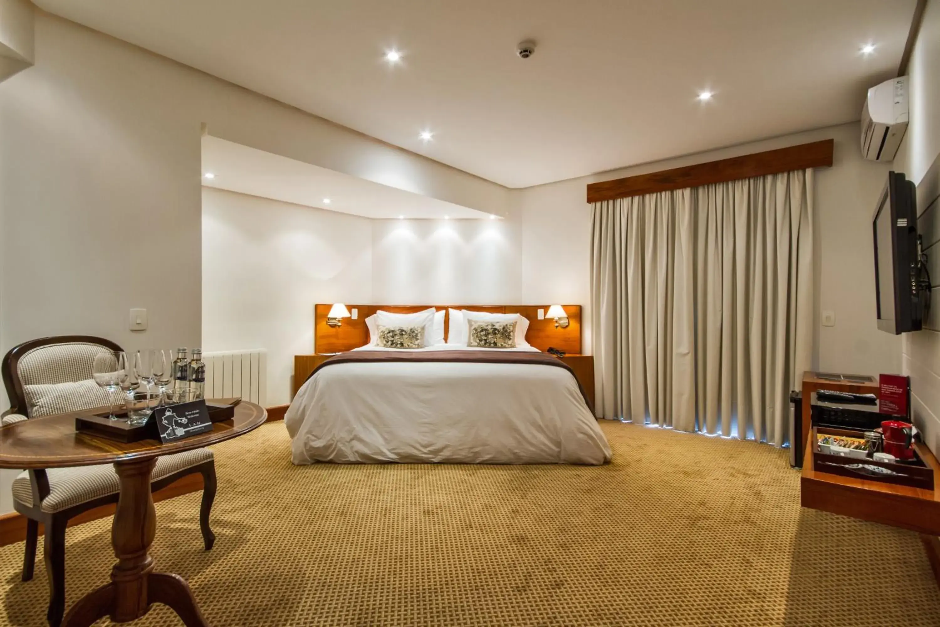 Double Room with Balcony in L.A.H. Hostellerie Double Room with Balcony in L.A.H. Hostellerie