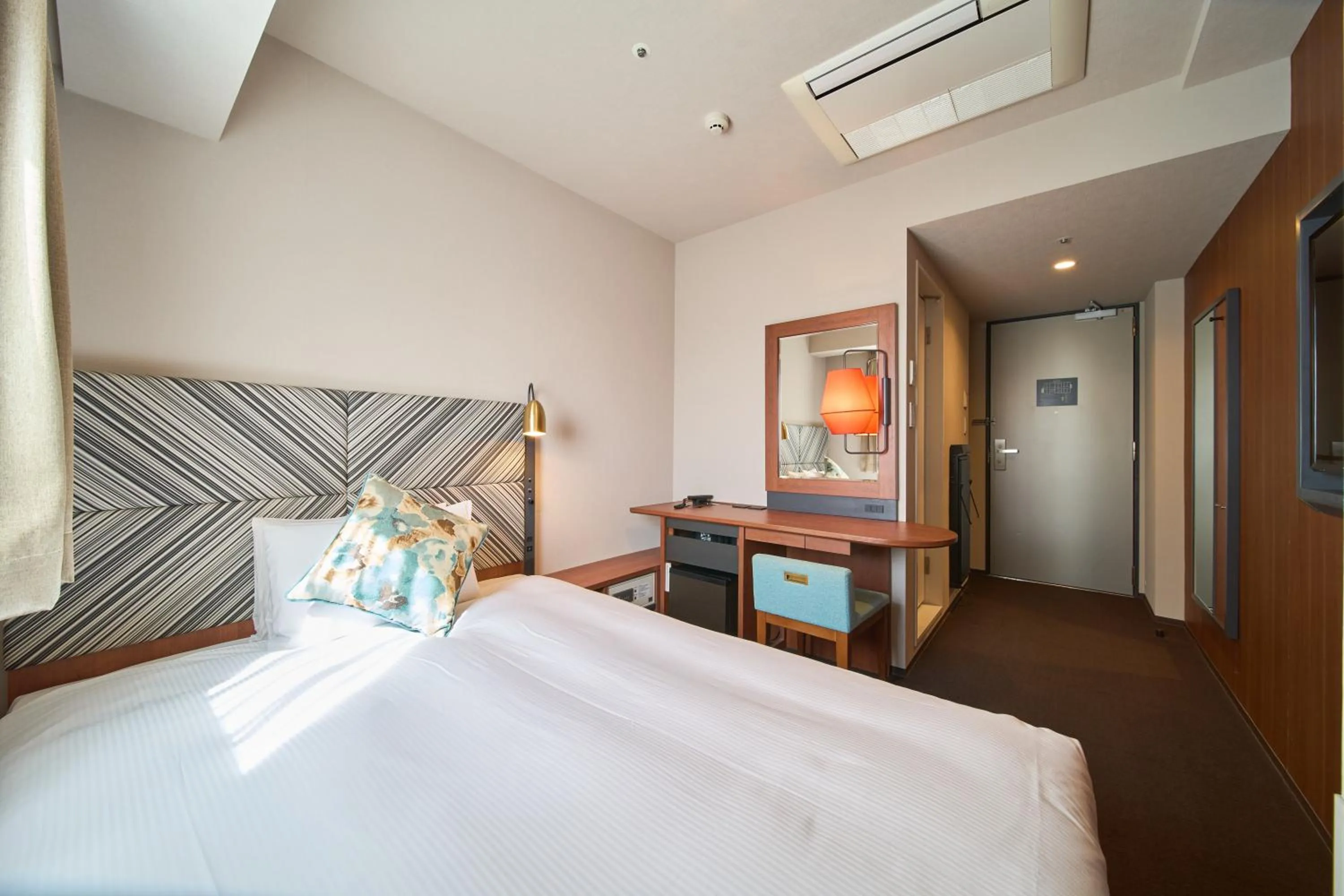 Bed in Meitetsu Inn Nagoya Kanayama Annex