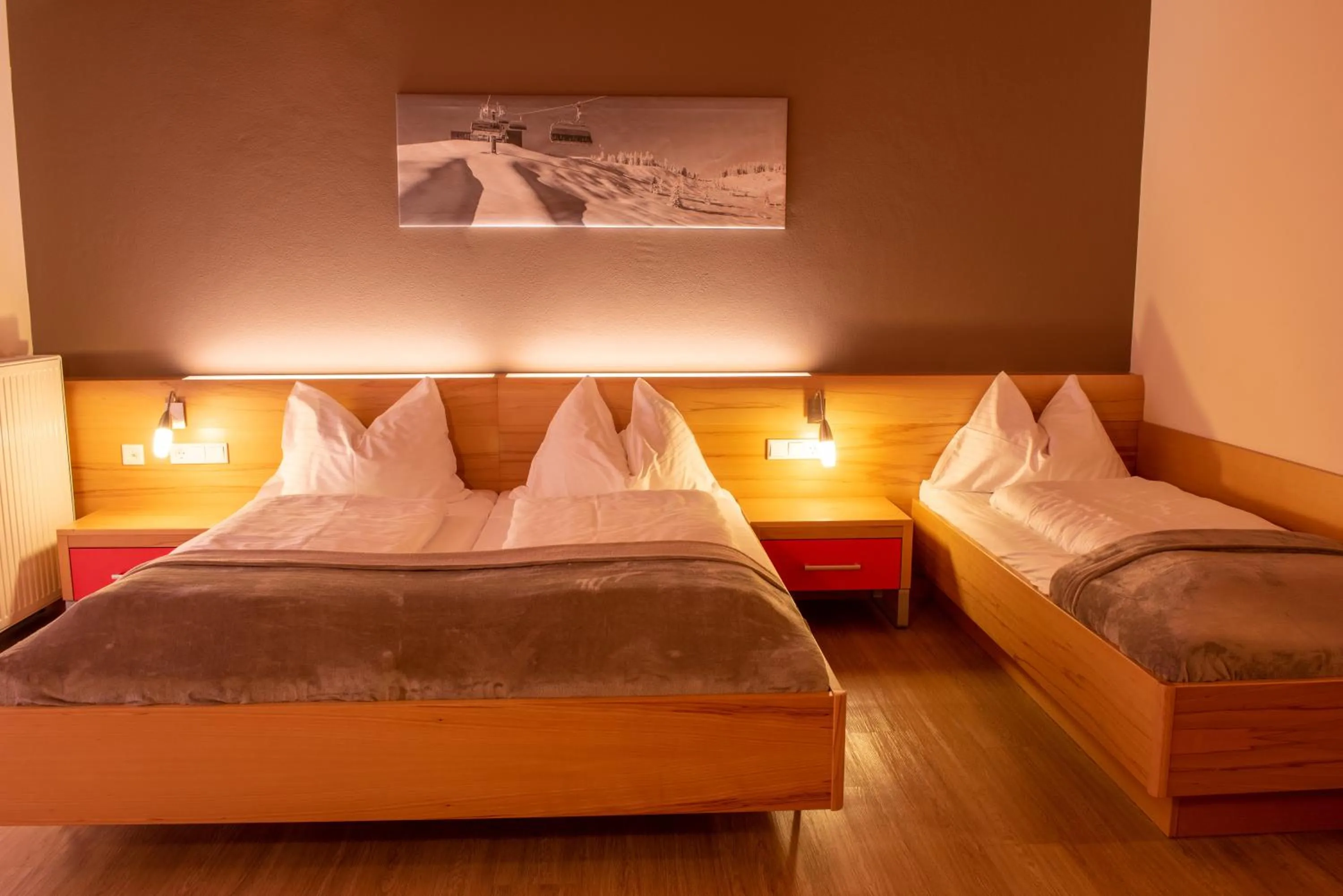 Photo of the whole room, Bed in Hotel Auwirt Zentrum