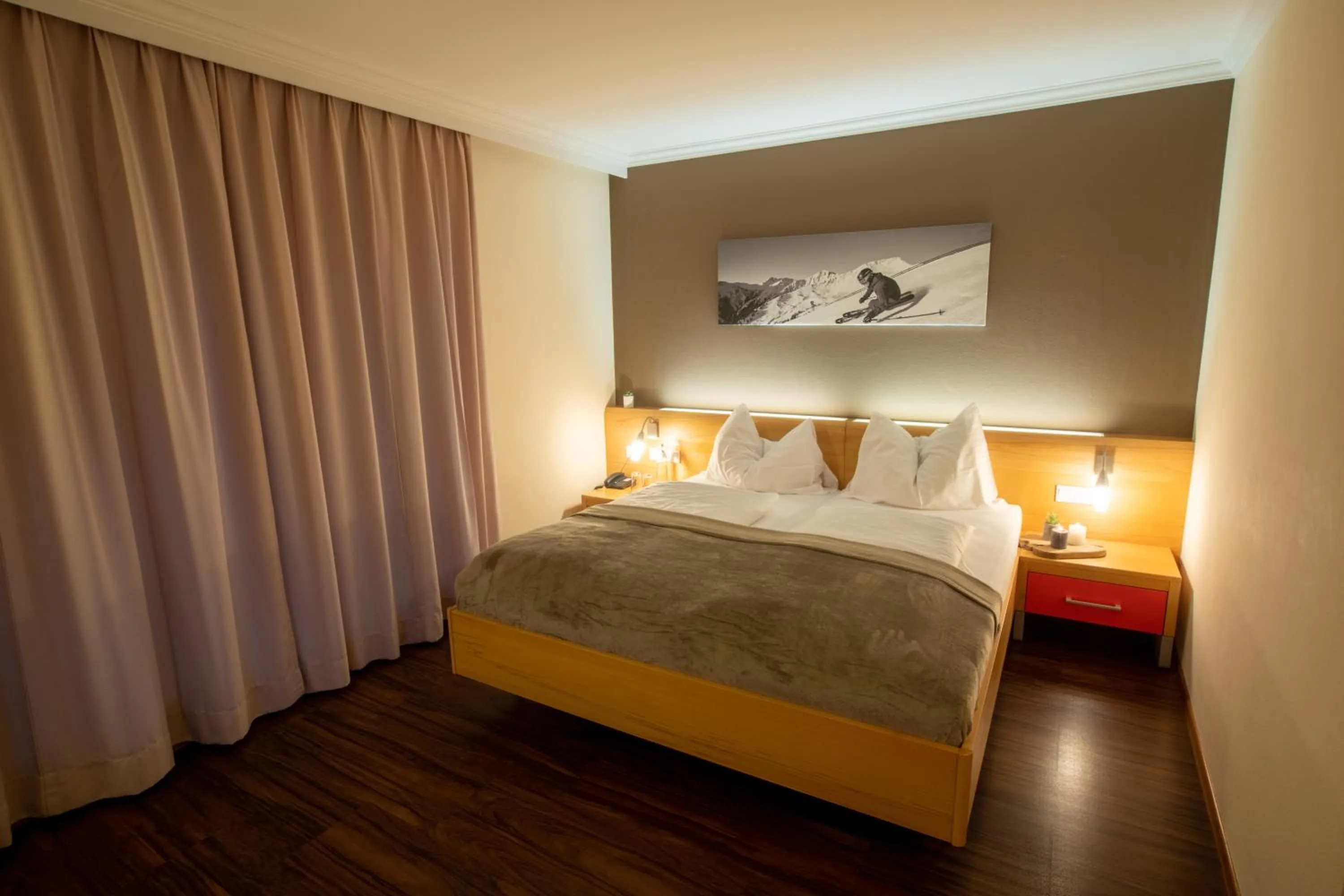 Bedroom, Bed in Hotel Auwirt Zentrum