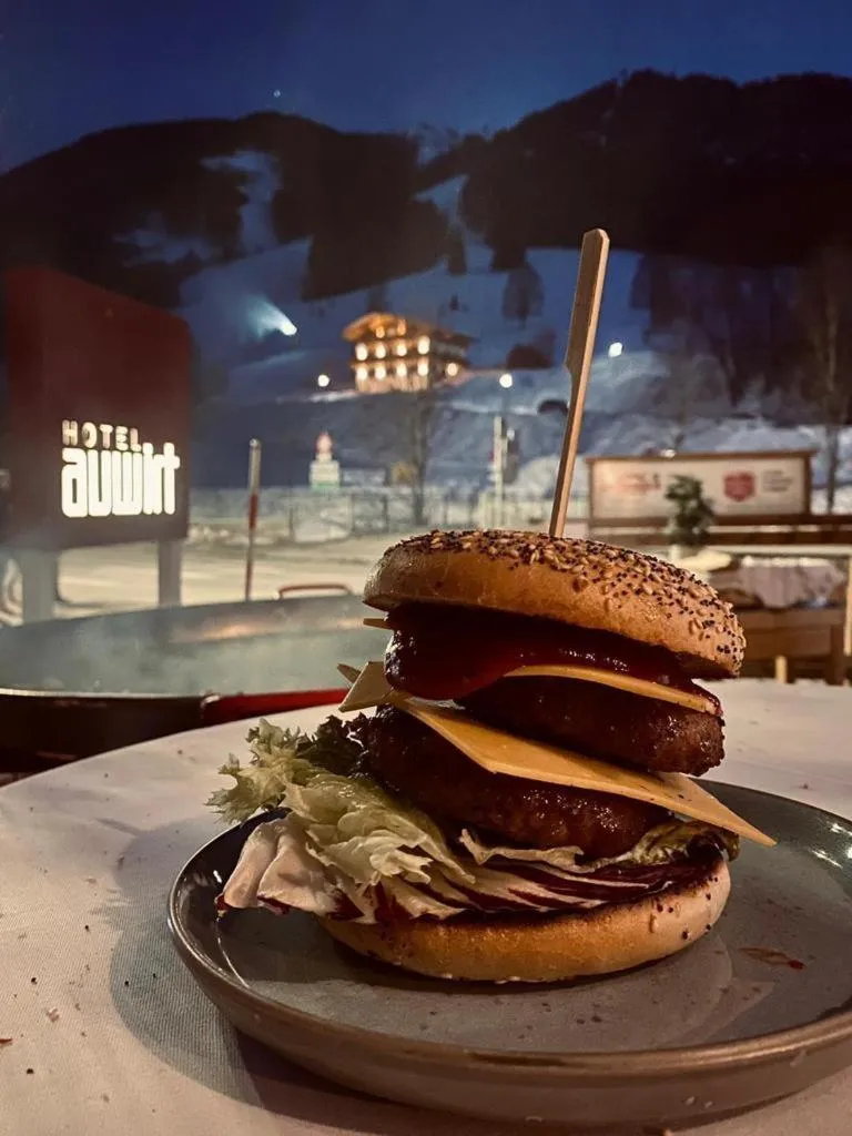 Restaurant/places to eat in Hotel Auwirt Zentrum