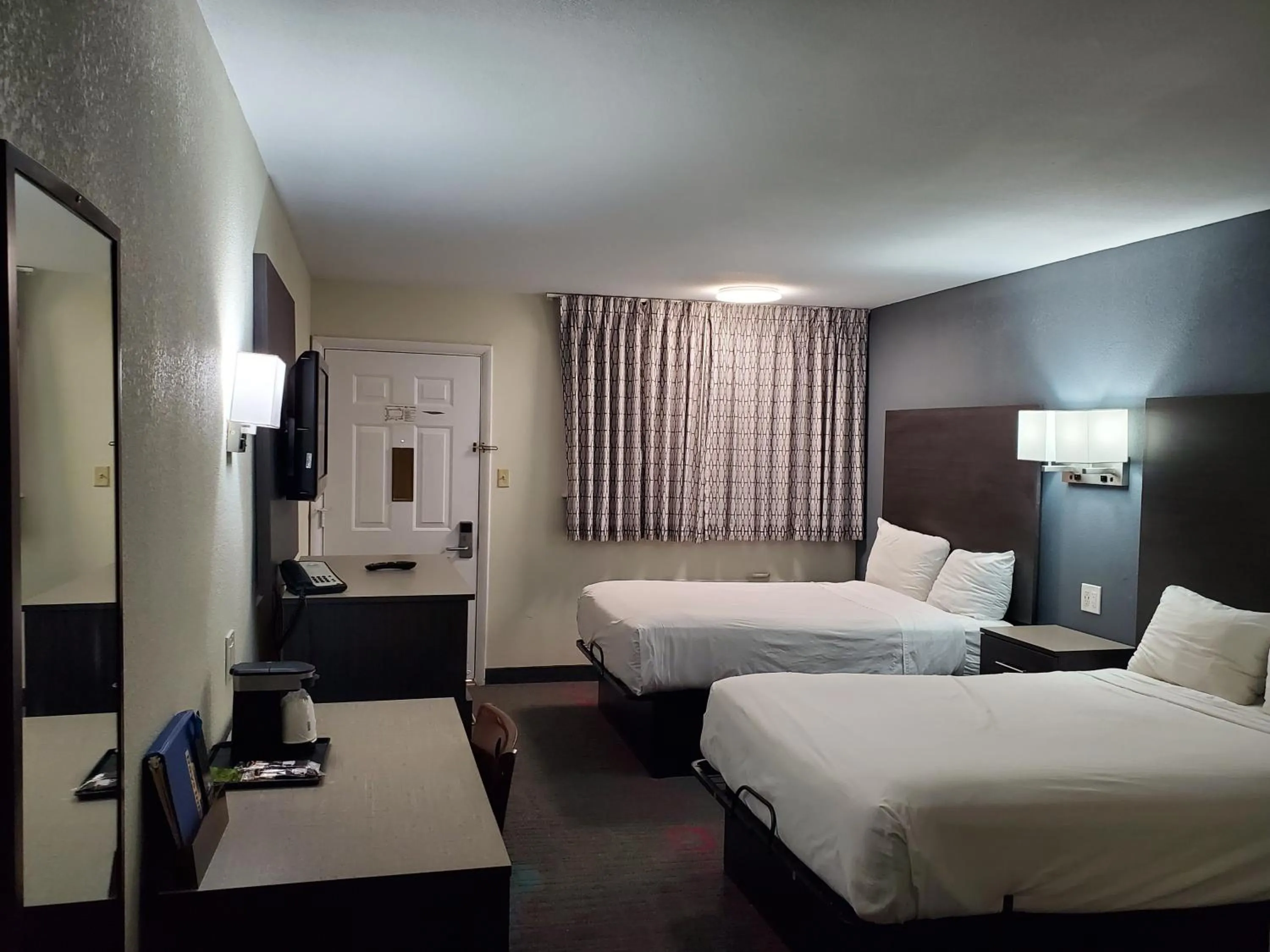 Bed in Days Inn by Wyndham Lawton