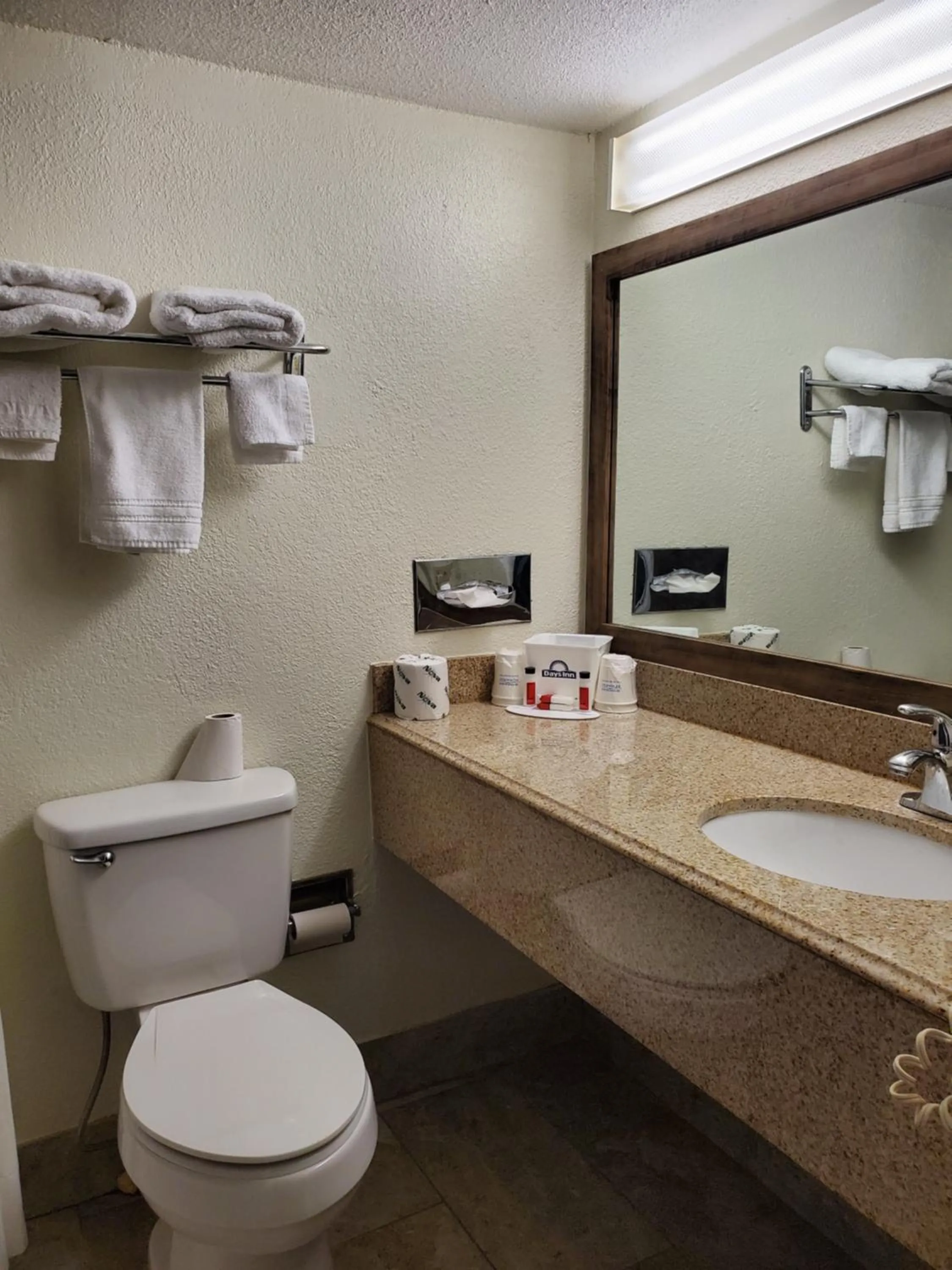 Days Inn by Wyndham Lawton