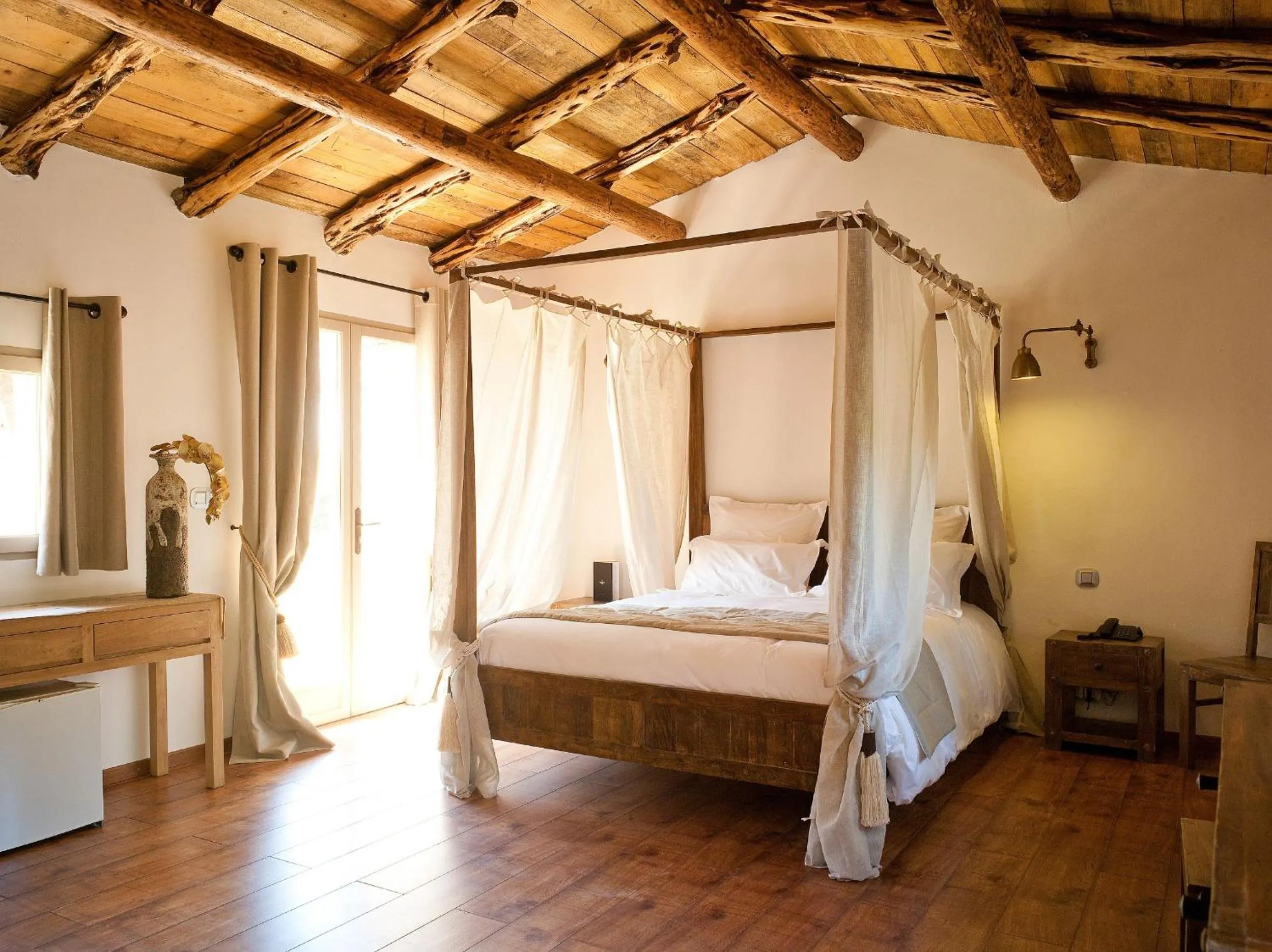 Bedroom, Bed in Hôtel Ambassador Palombaggia