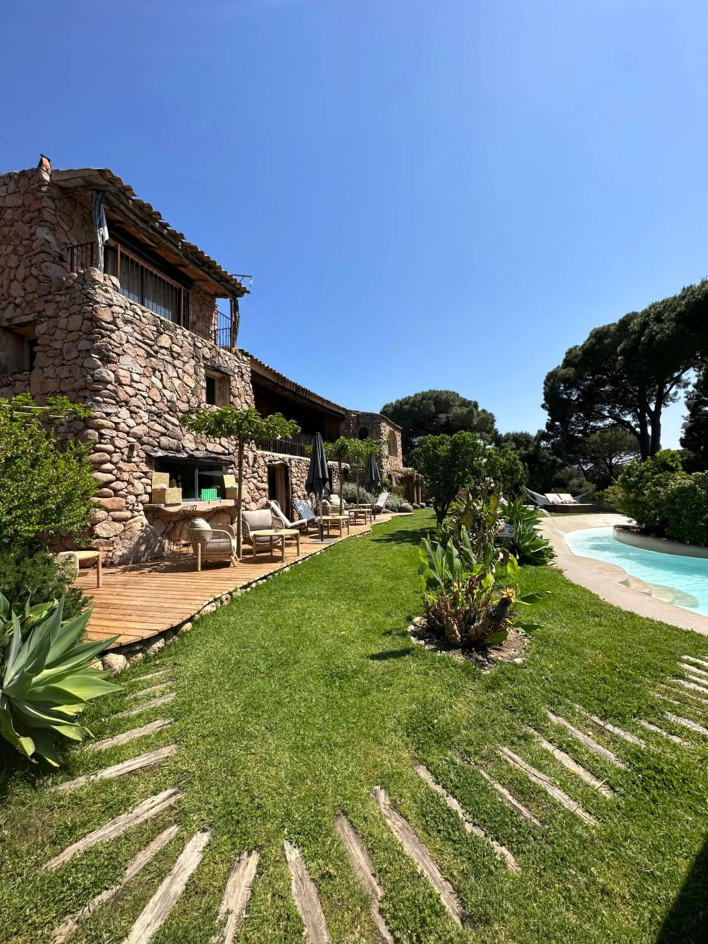 Property building in Hôtel Ambassador Palombaggia