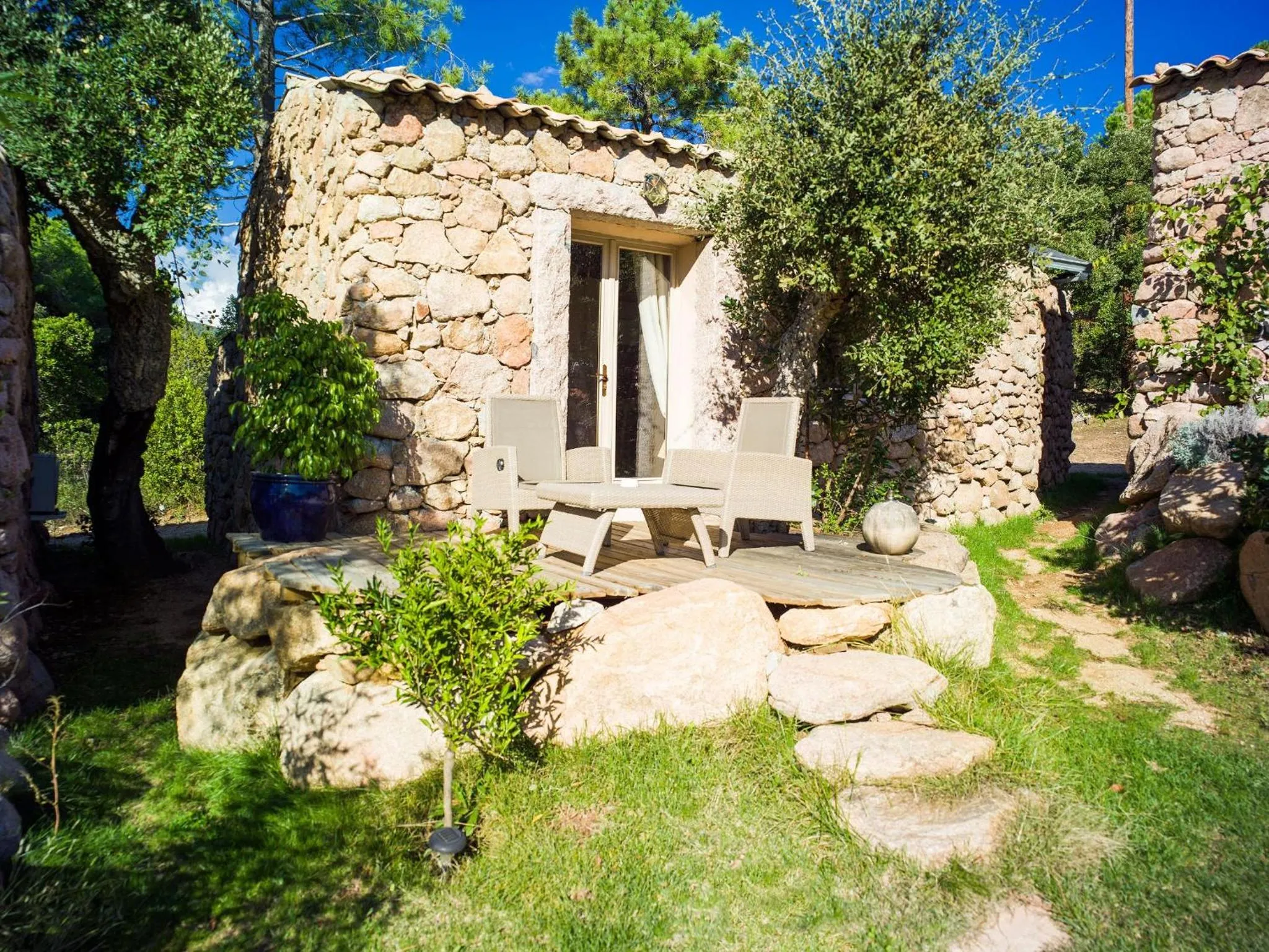 Bedroom in Hôtel Ambassador Palombaggia