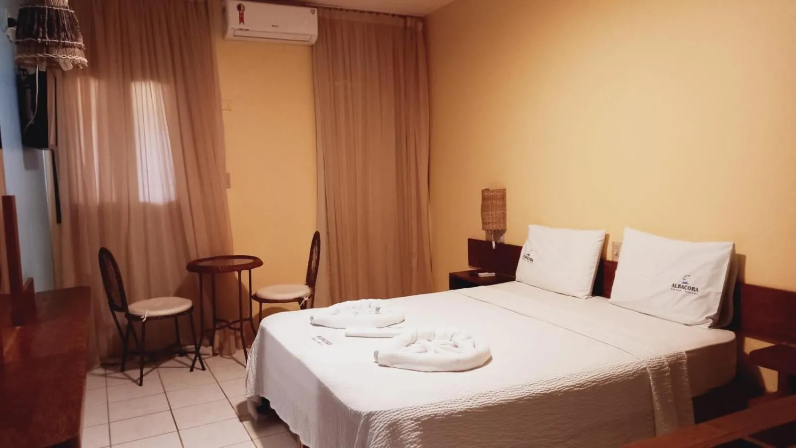 Bedroom, Bed in Albacora Praia Hotel