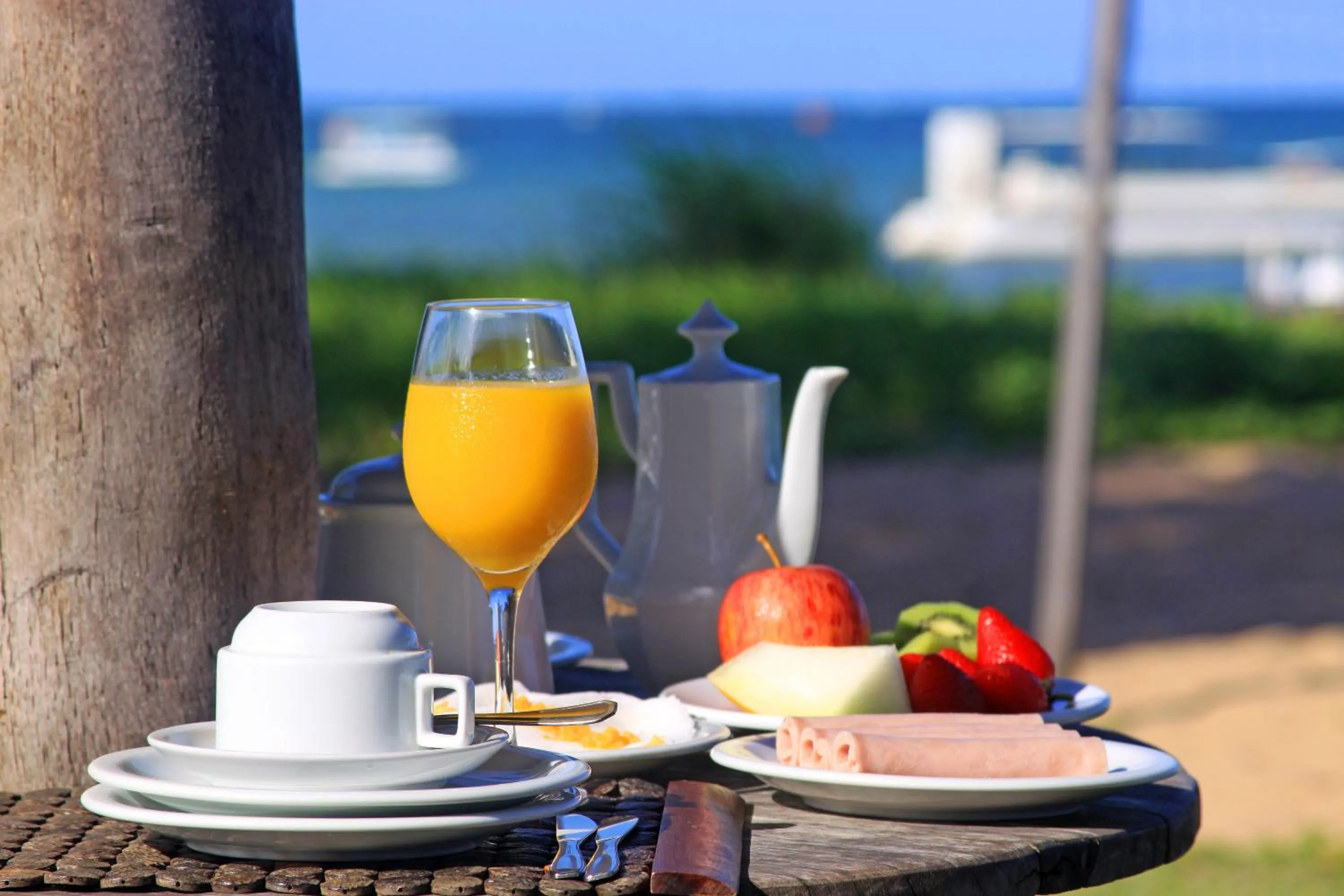 Food and drinks in Albacora Praia Hotel