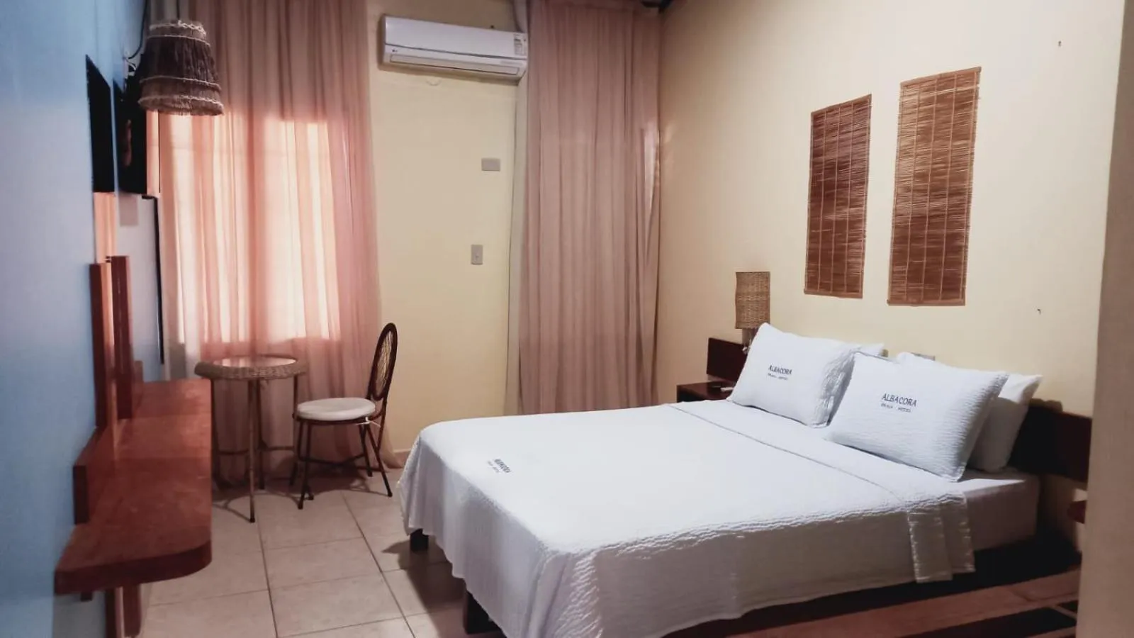 Photo of the whole room, Bed in Albacora Praia Hotel