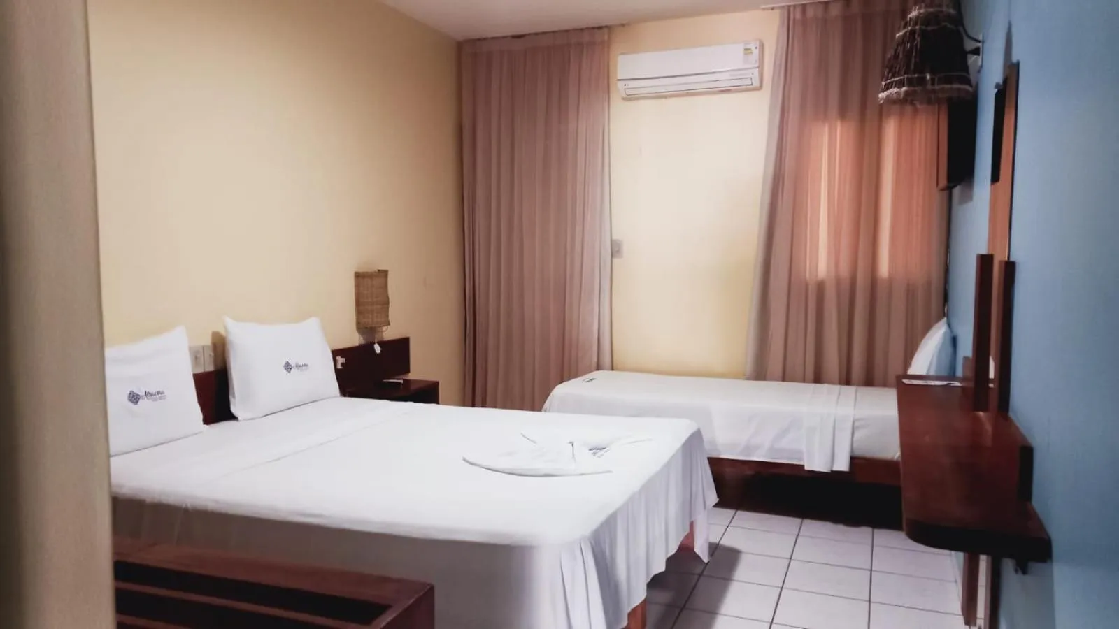 Bedroom, Bed in Albacora Praia Hotel