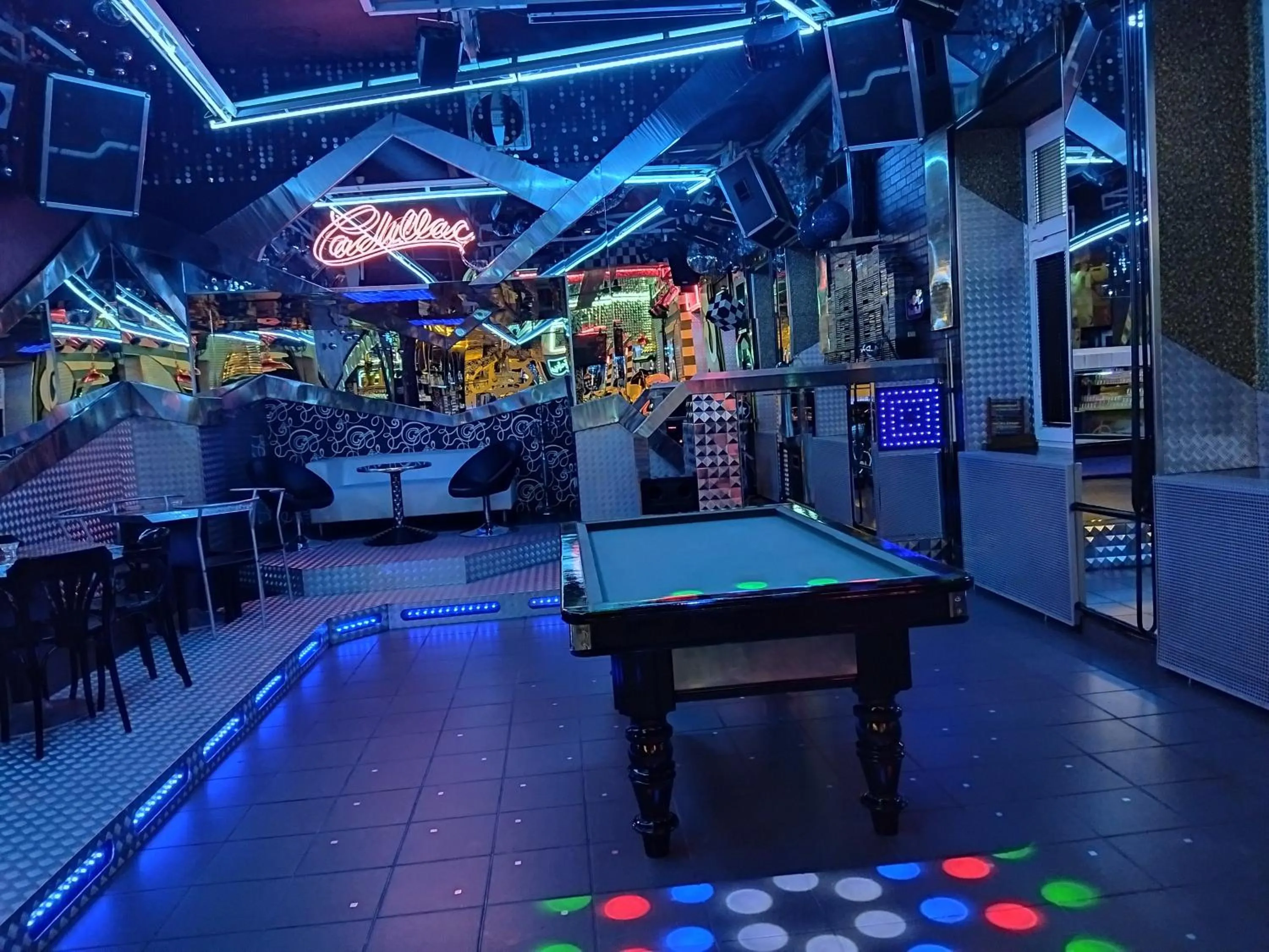 Billiard in Hotel Cade