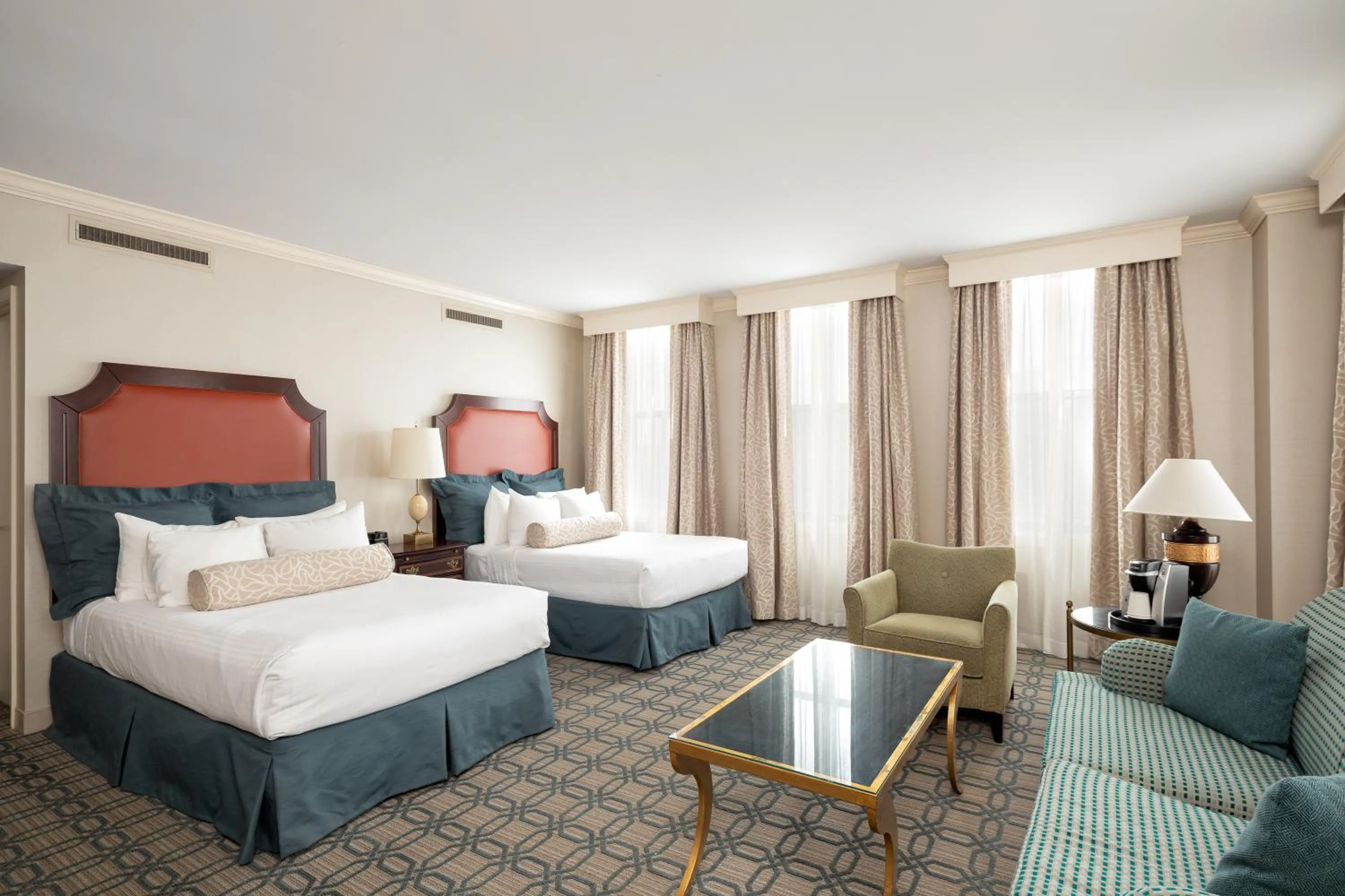 Bedroom, Bed in The Berkeley Hotel