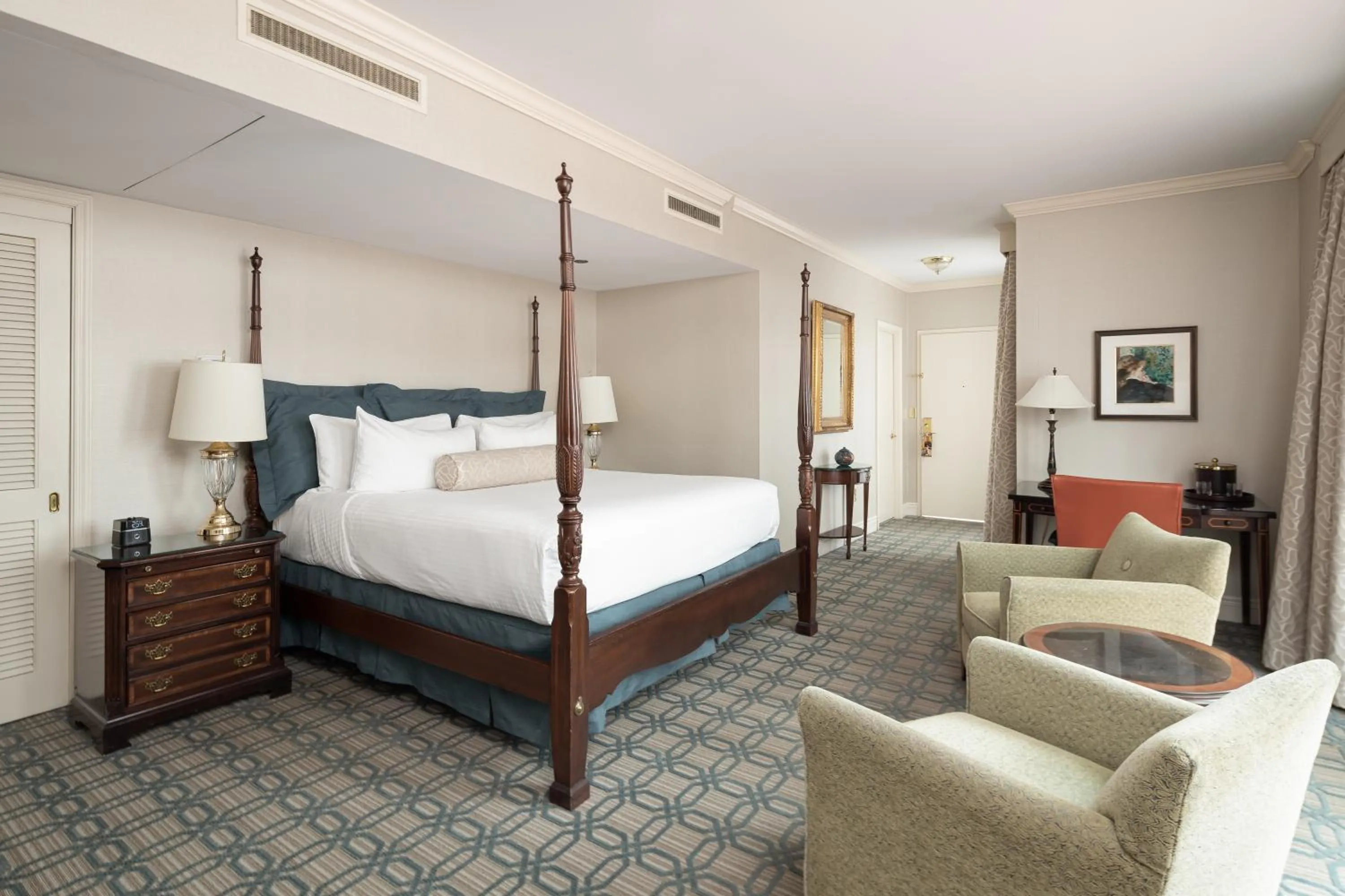 Bedroom, Bed in The Berkeley Hotel