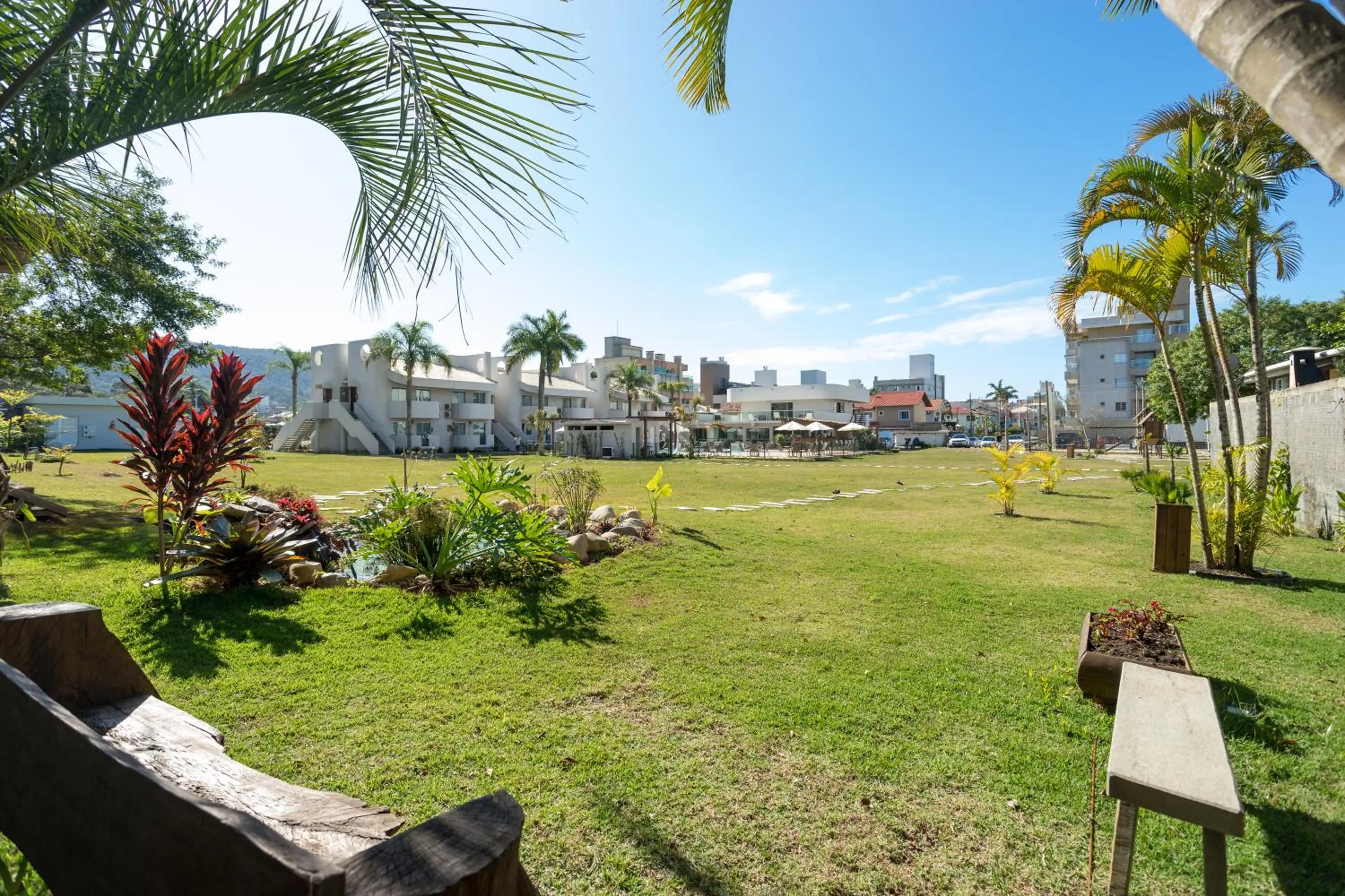 Garden in Makkai Resort Hotel Bombinhas