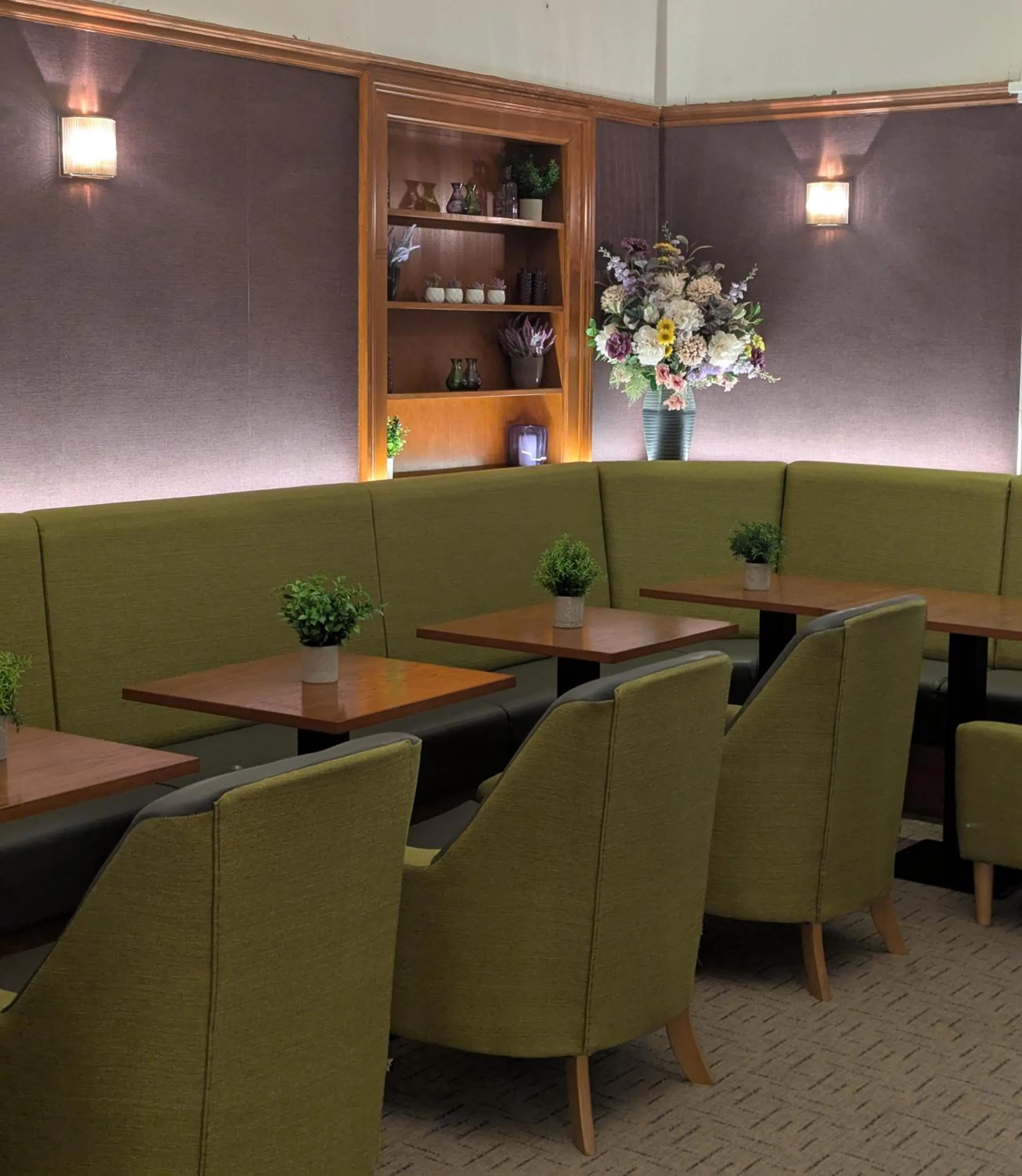 Lounge or bar in Invercarse Hotel Dundee, BW Signature Collection