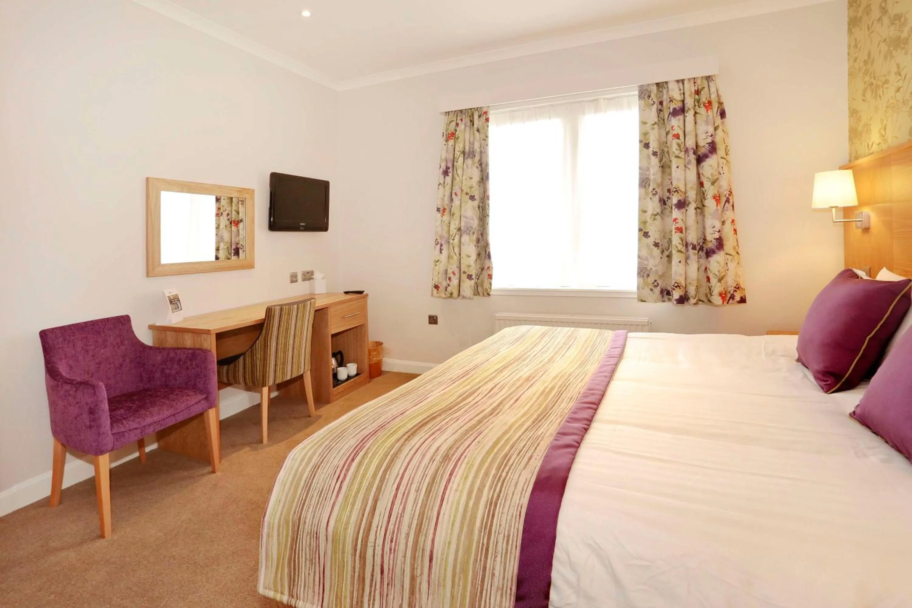 Bedroom, Bed in Invercarse Hotel Dundee, BW Signature Collection