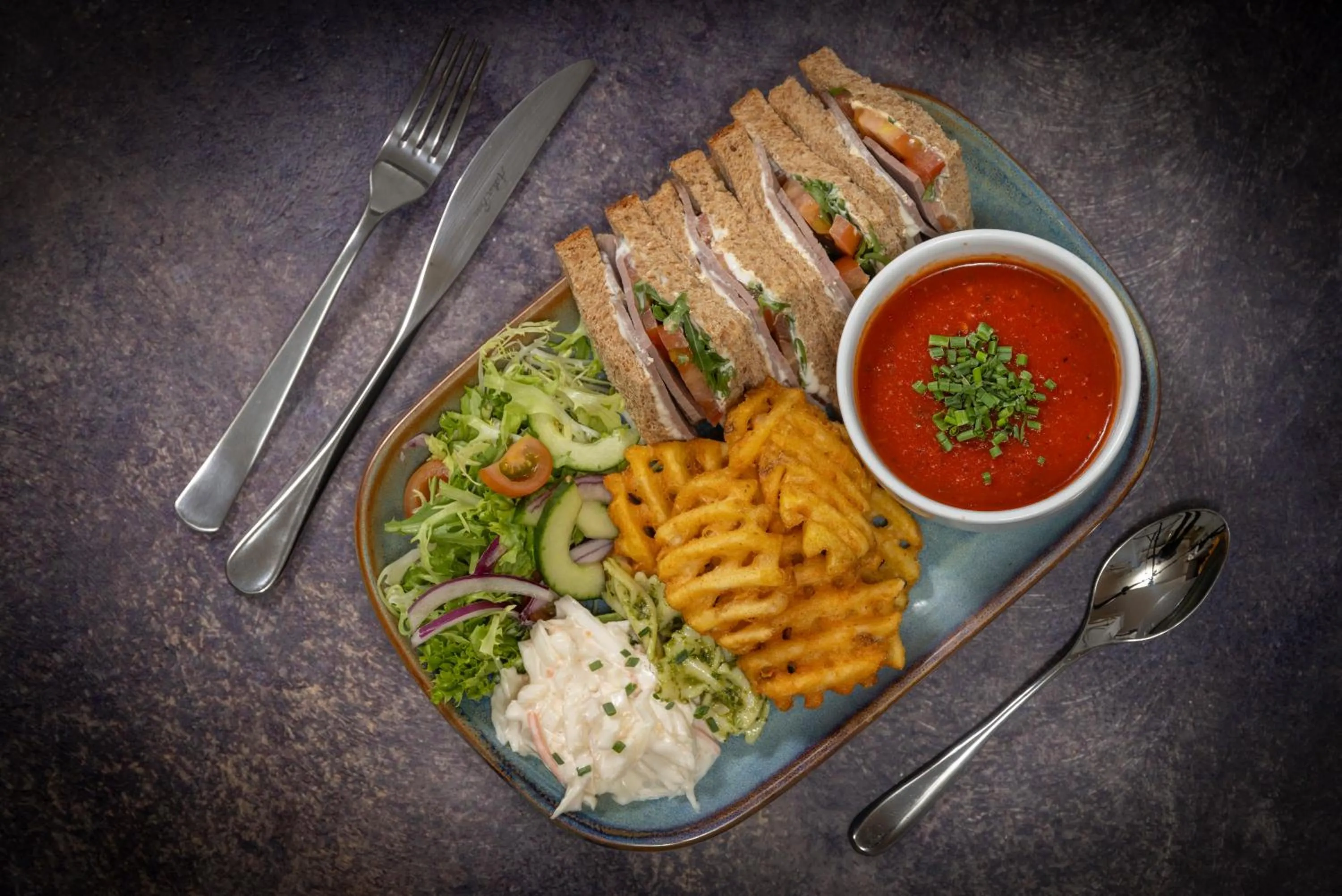 Food and drinks in Invercarse Hotel Dundee, BW Signature Collection