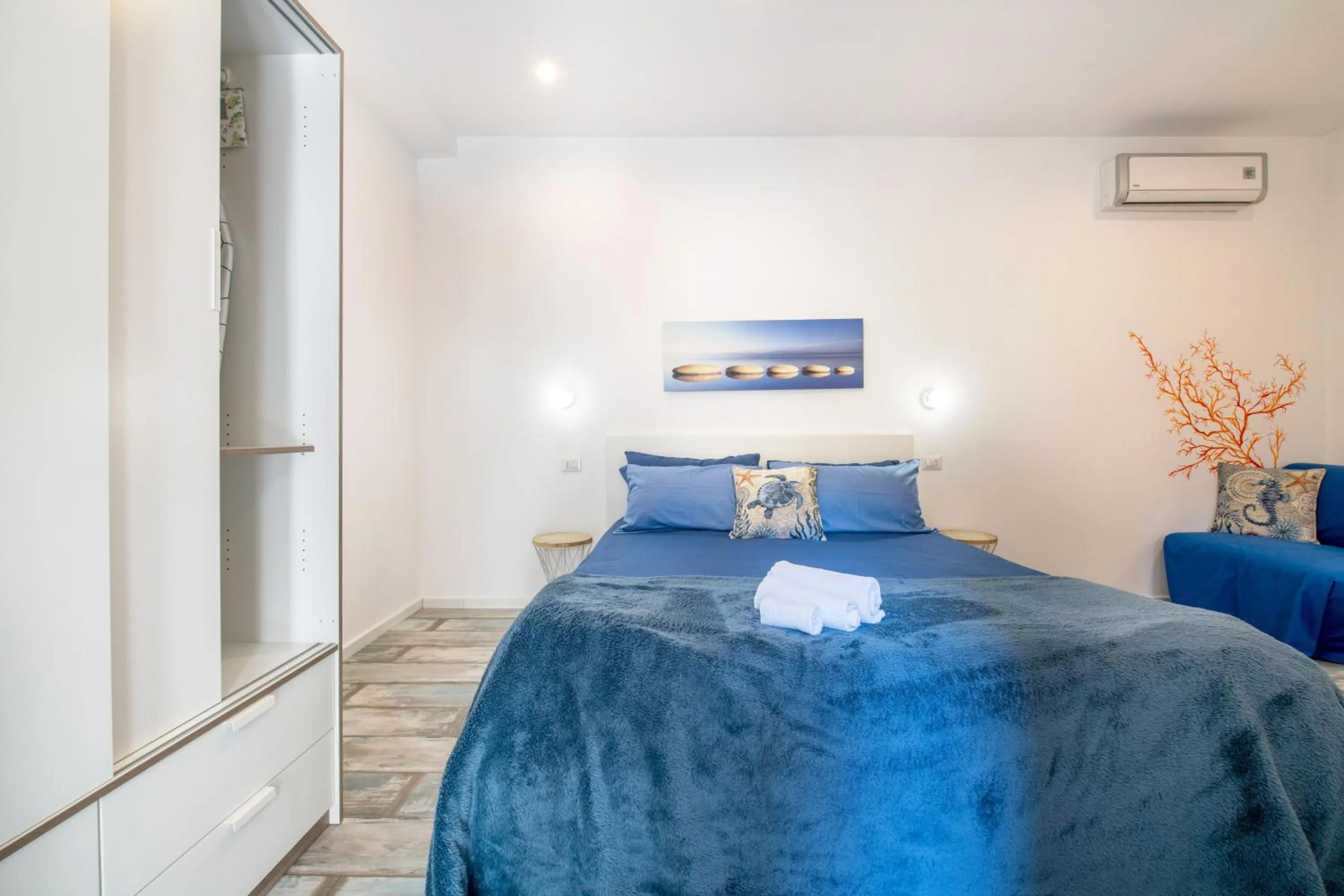 Photo of the whole room, Bed in Il Ciottolo Sorrento