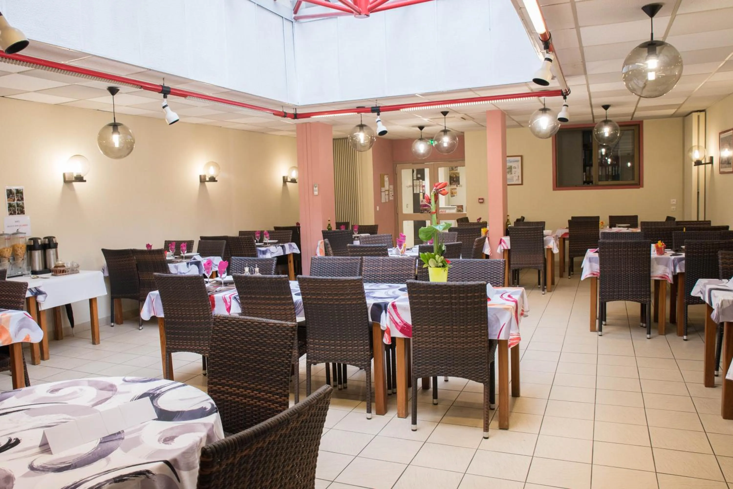 Restaurant/places to eat in Hôtel le Vascon