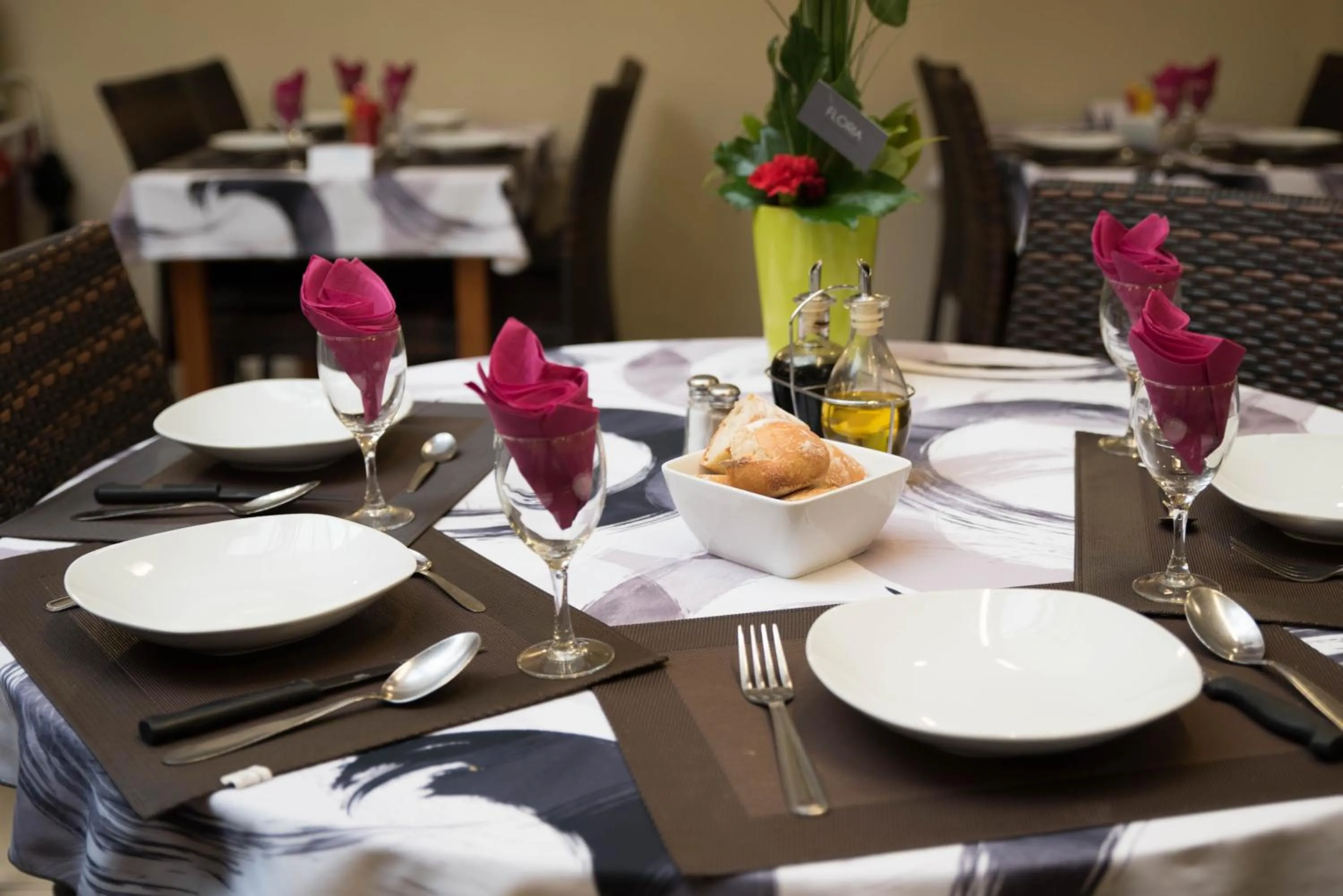 Restaurant/places to eat in Hôtel le Vascon