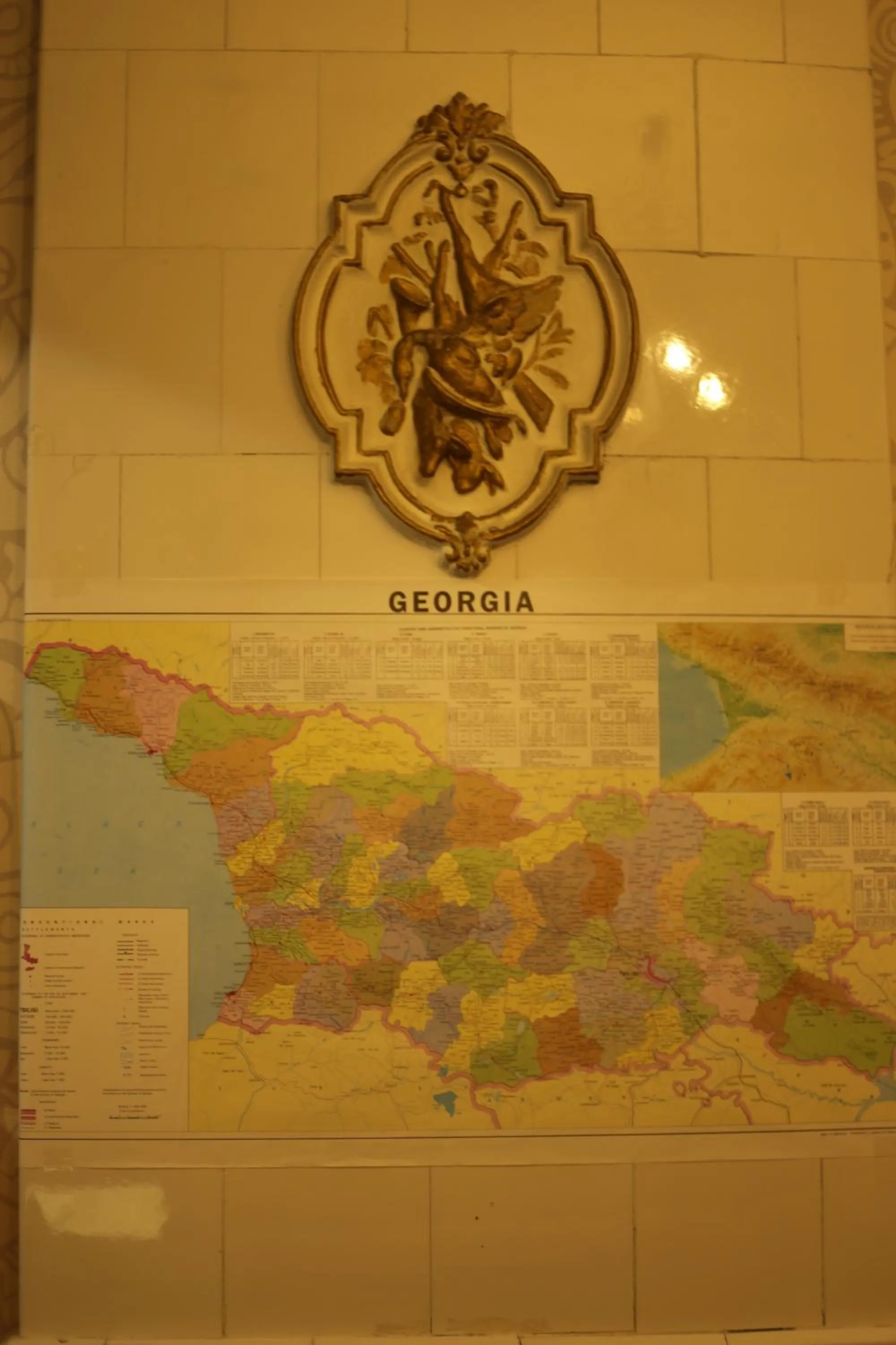 Communal lounge/ TV room in Moosica Hostel