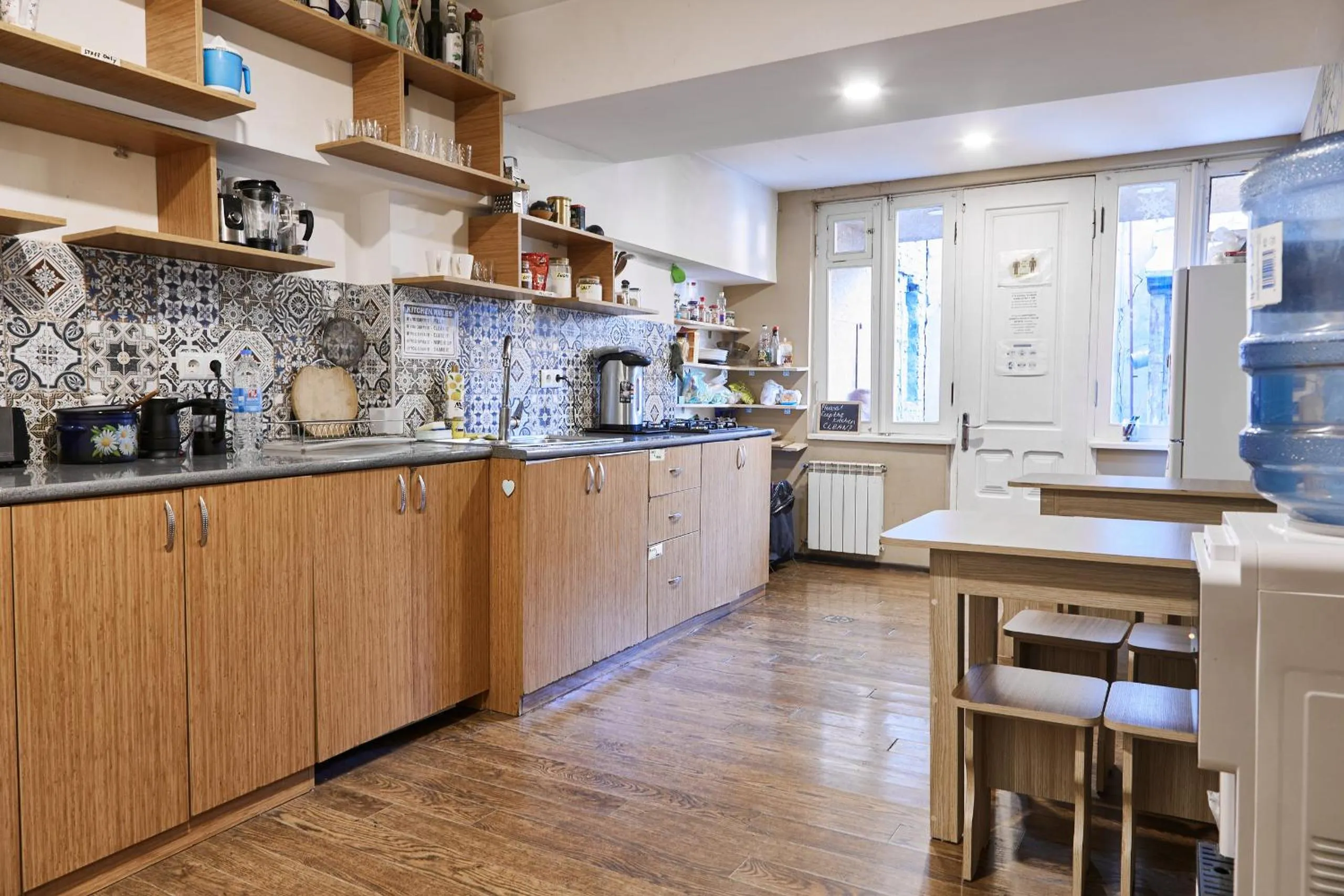 Kitchen or kitchenette in Moosica Hostel