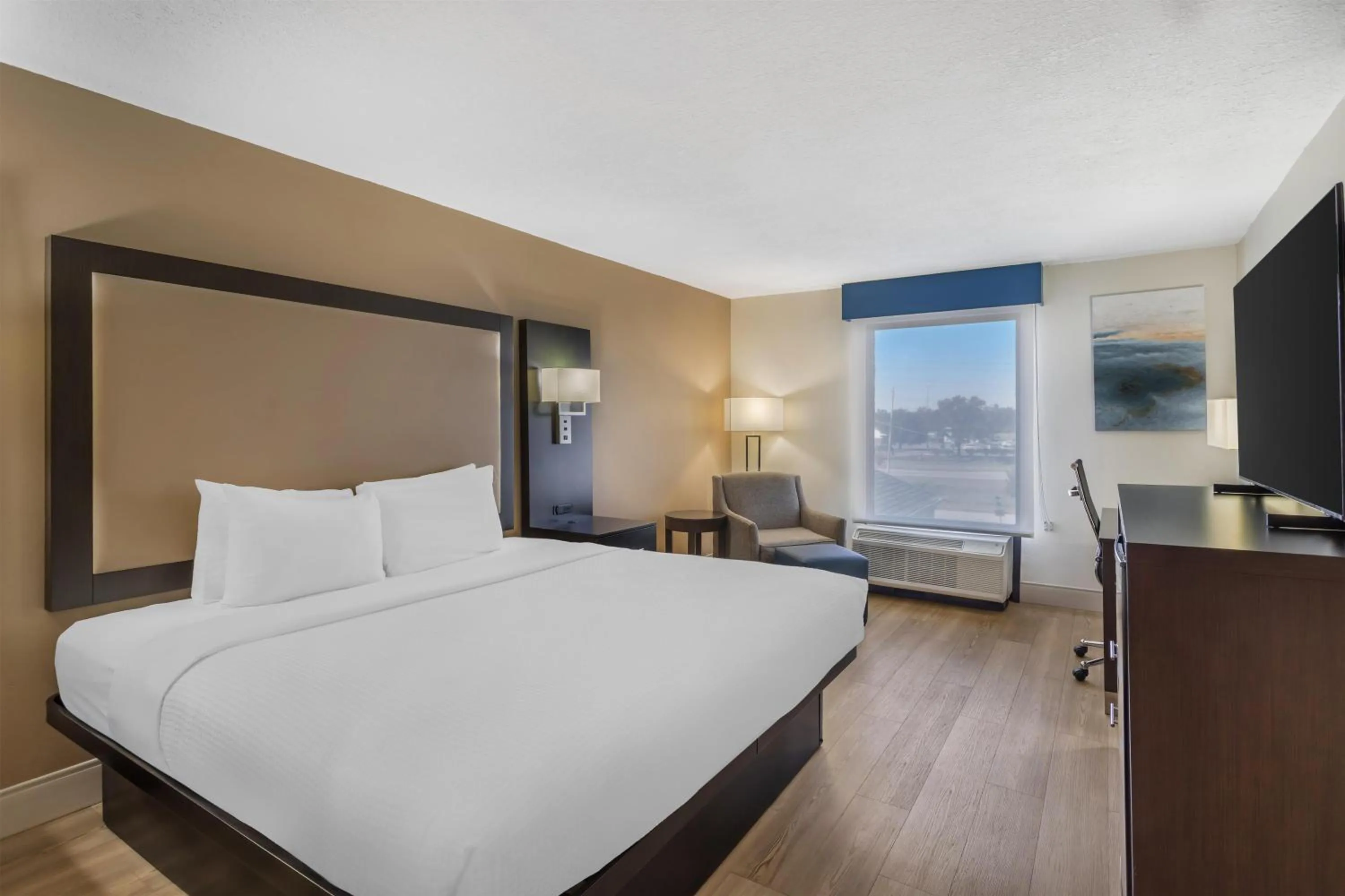 Bedroom, Bed in Best Western Plus Madison