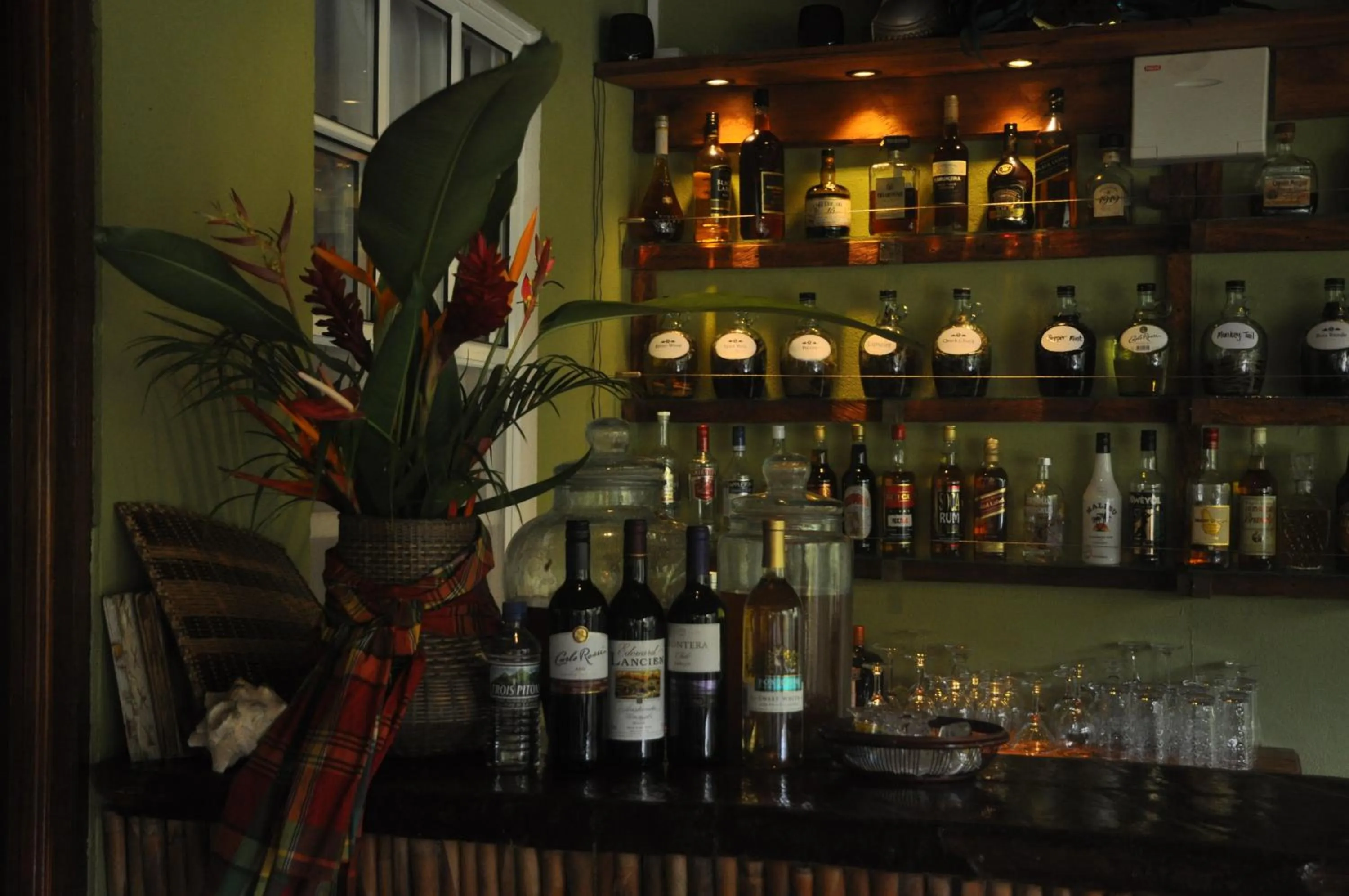 Restaurant/places to eat in Hibiscus Valley Inn