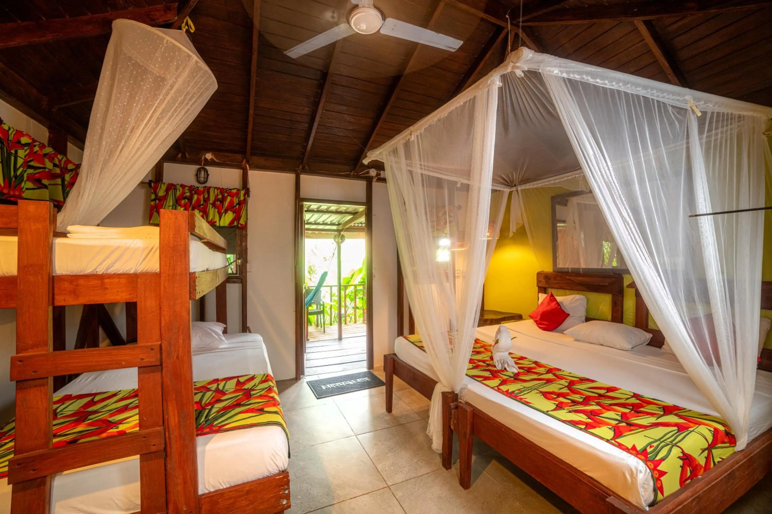 Bed in Hibiscus Valley Inn