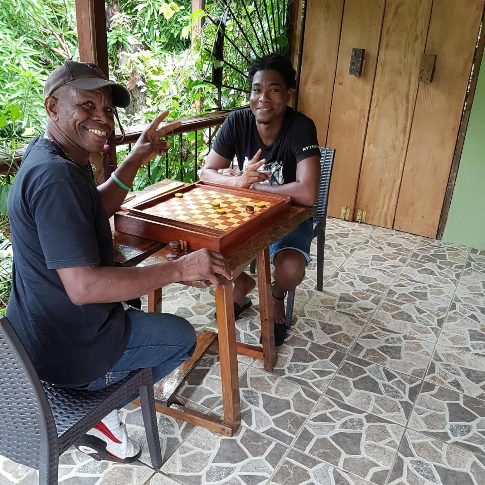 Restaurant/places to eat in Hibiscus Valley Inn