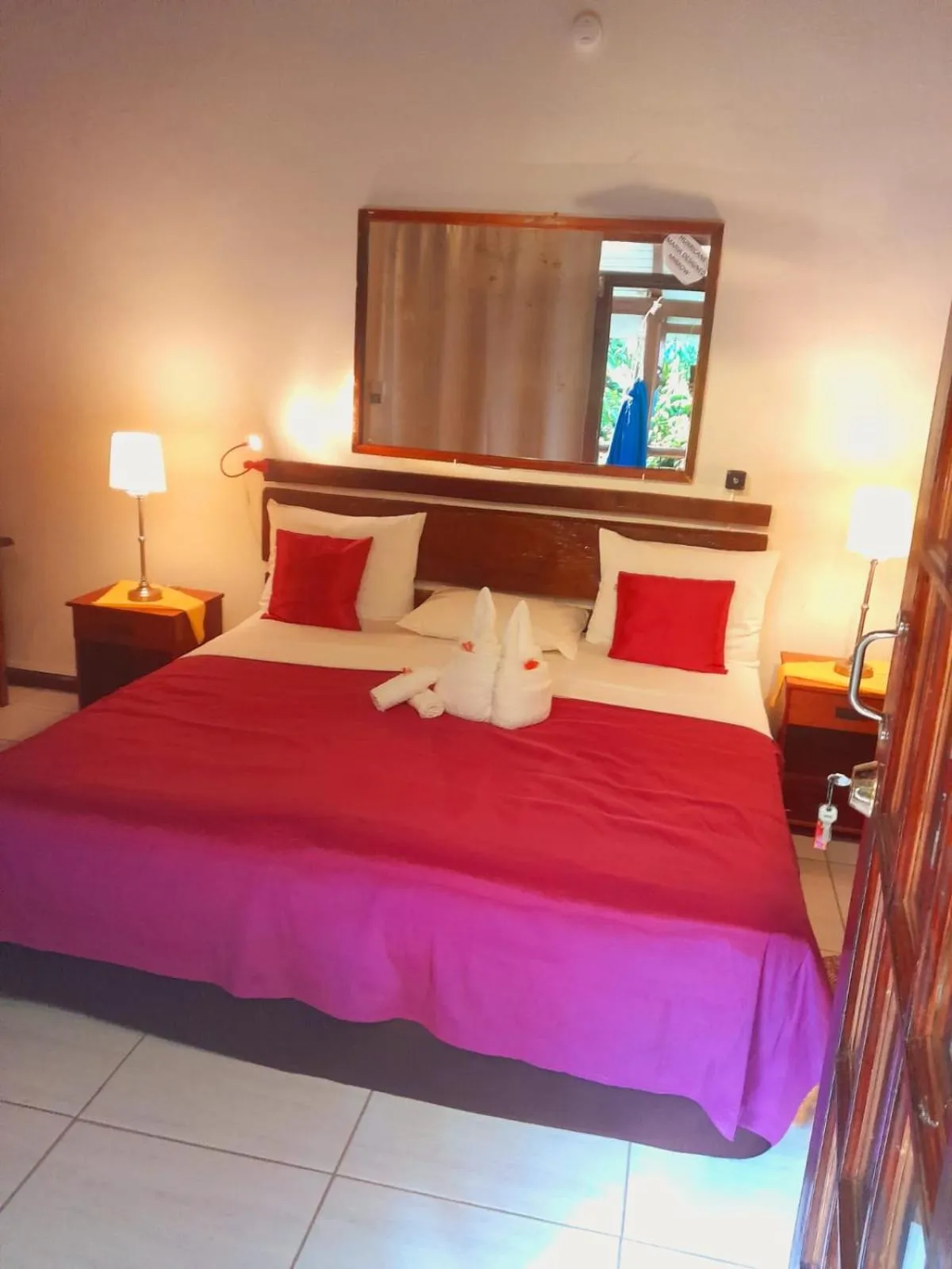 Bedroom, Bed in Hibiscus Valley Inn